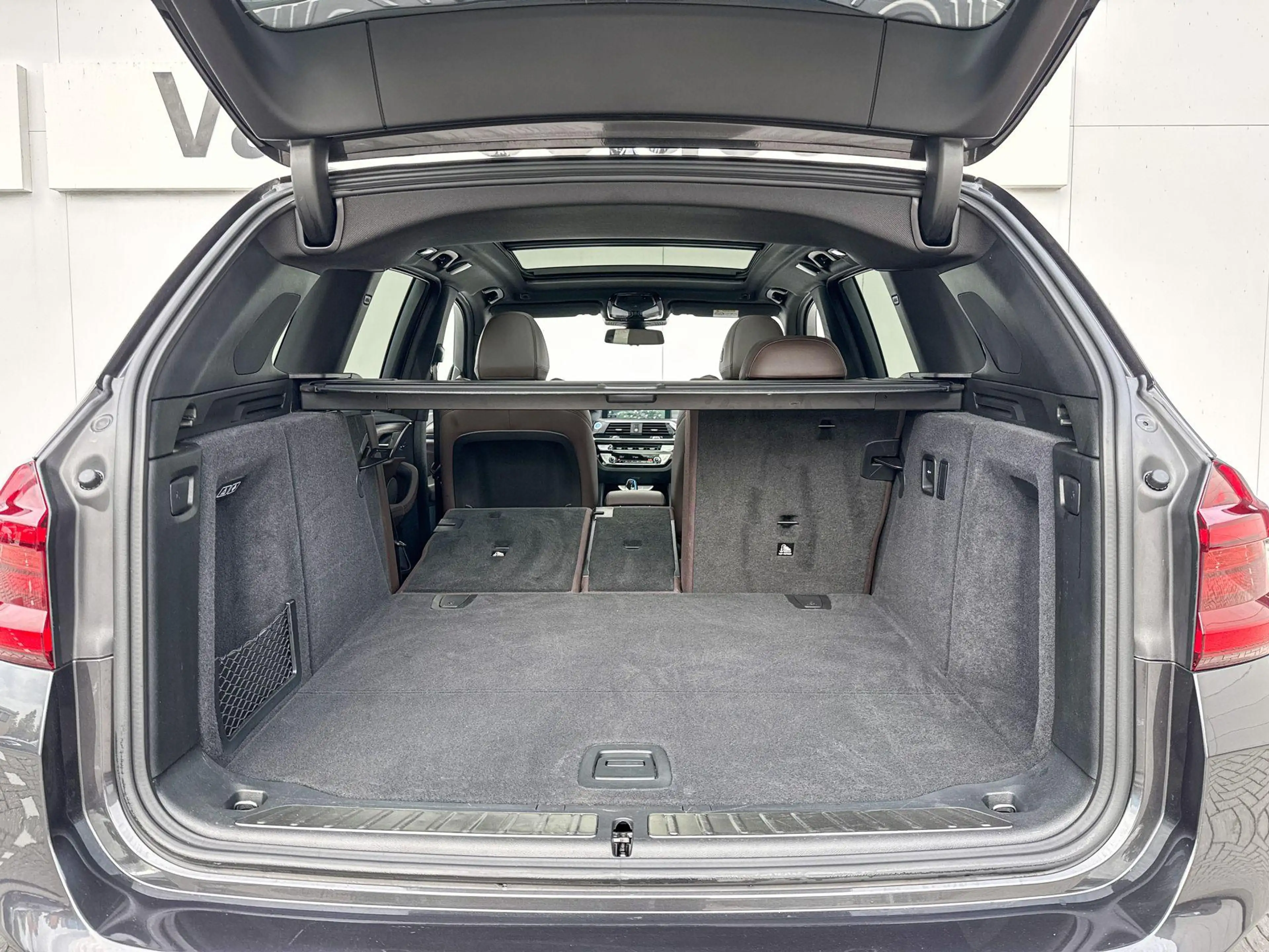 BMW iX3 High Executive | 80 kWh | — photo 11