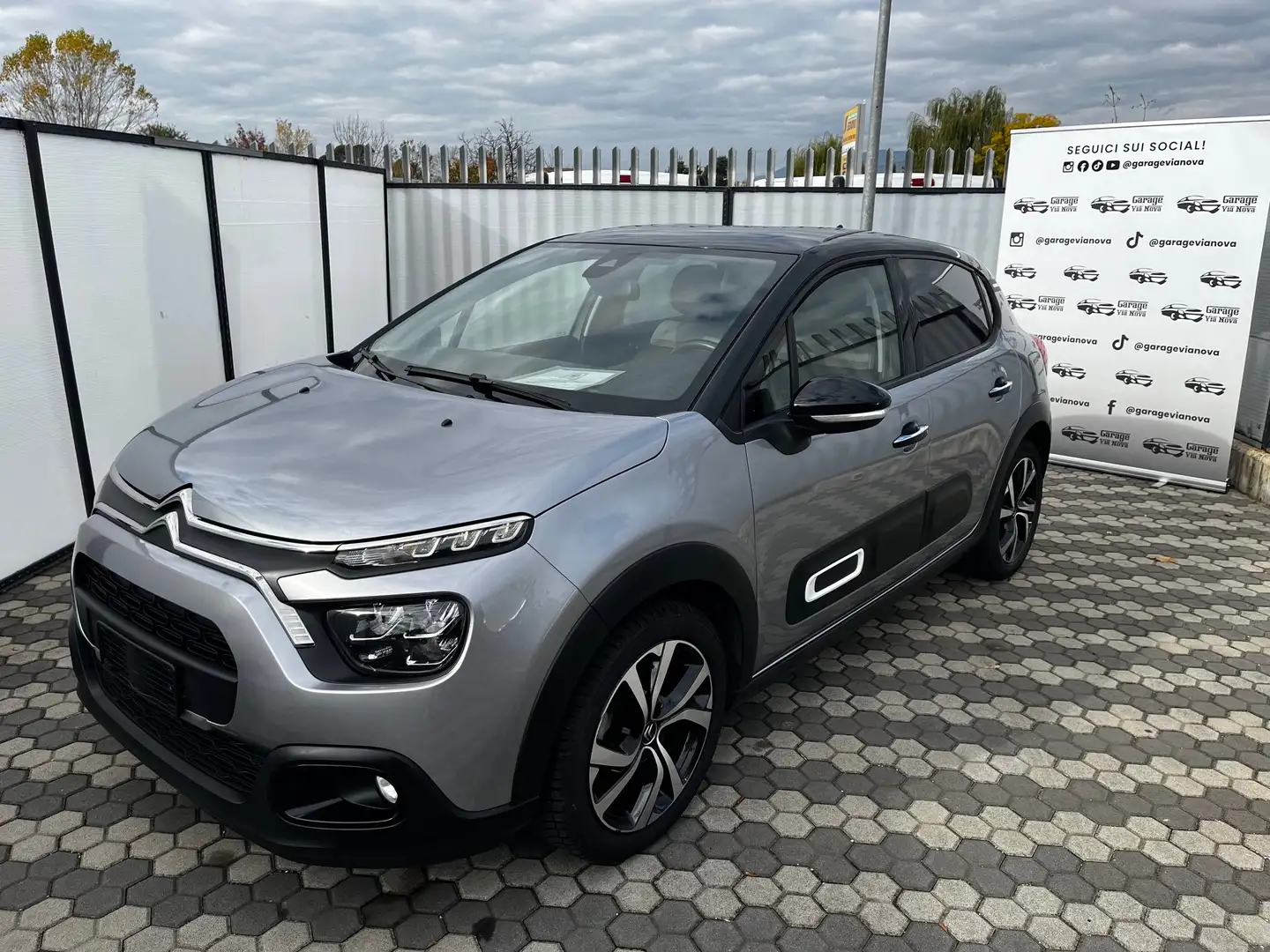 Citroen C3 C3 1.2cc 83cv Shine Pack *PELLE, RETROCAMERA* Argent - 1