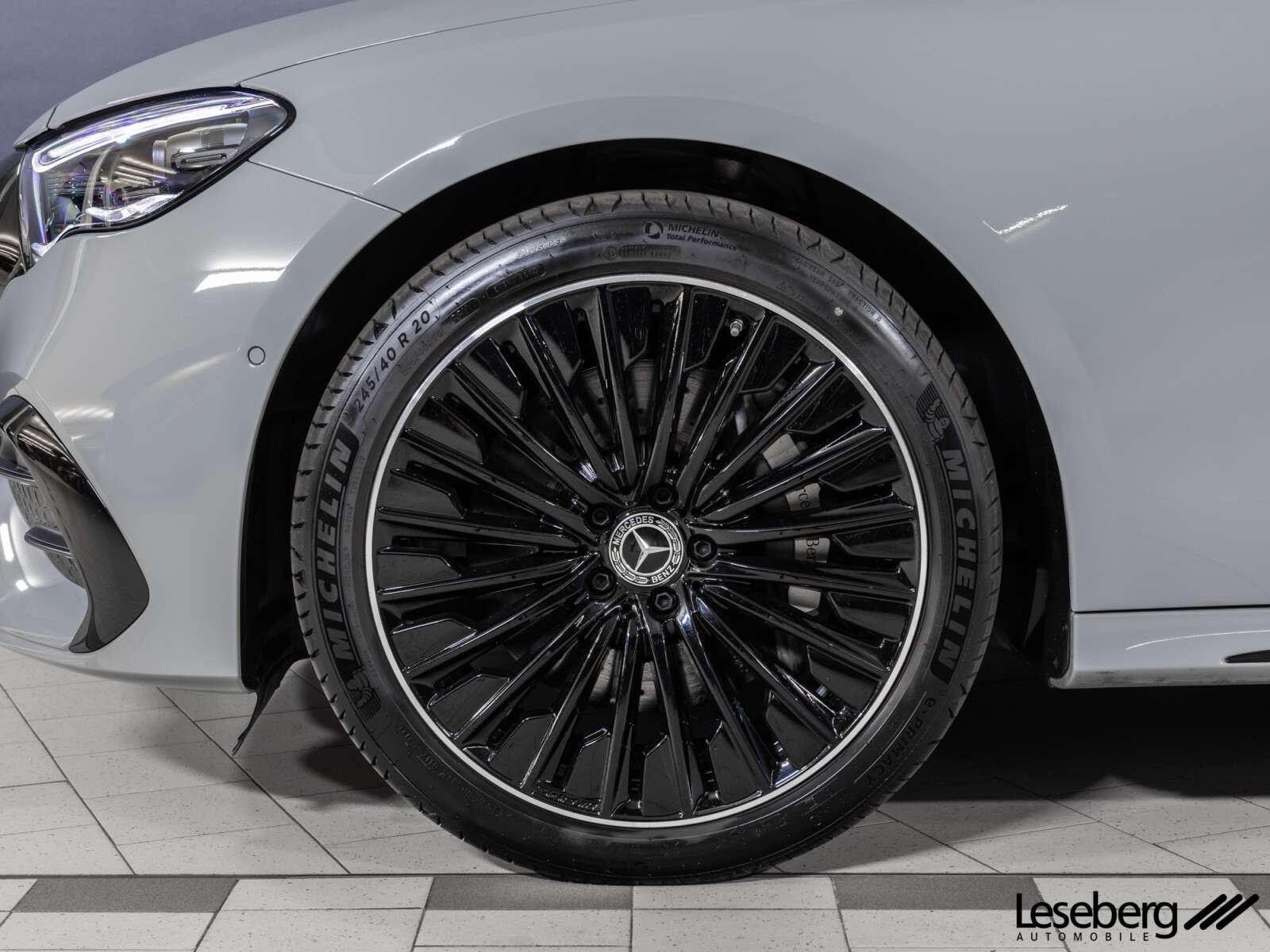 Mercedes-Benz E 300