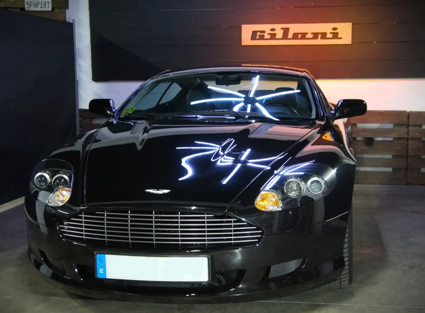 Aston Martin DB9 Touchtronic2 Fekete - 2