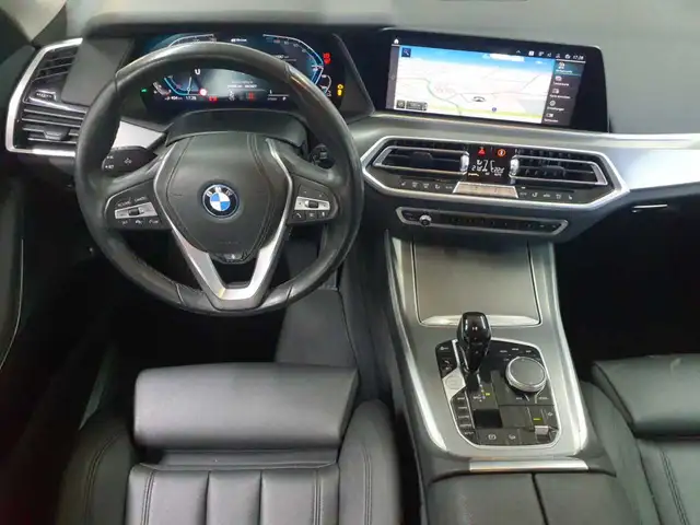 BMW X5 view 9