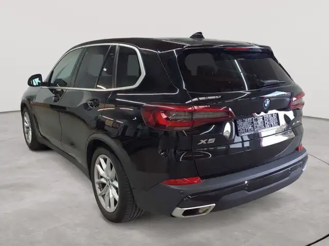 BMW X5 view 5