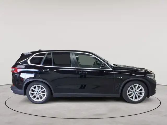 BMW X5 view 3