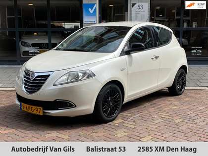 Lancia Ypsilon 0.9 TwinAir Gold | AIRCO | LMV 15 | PDC | PARELMOE