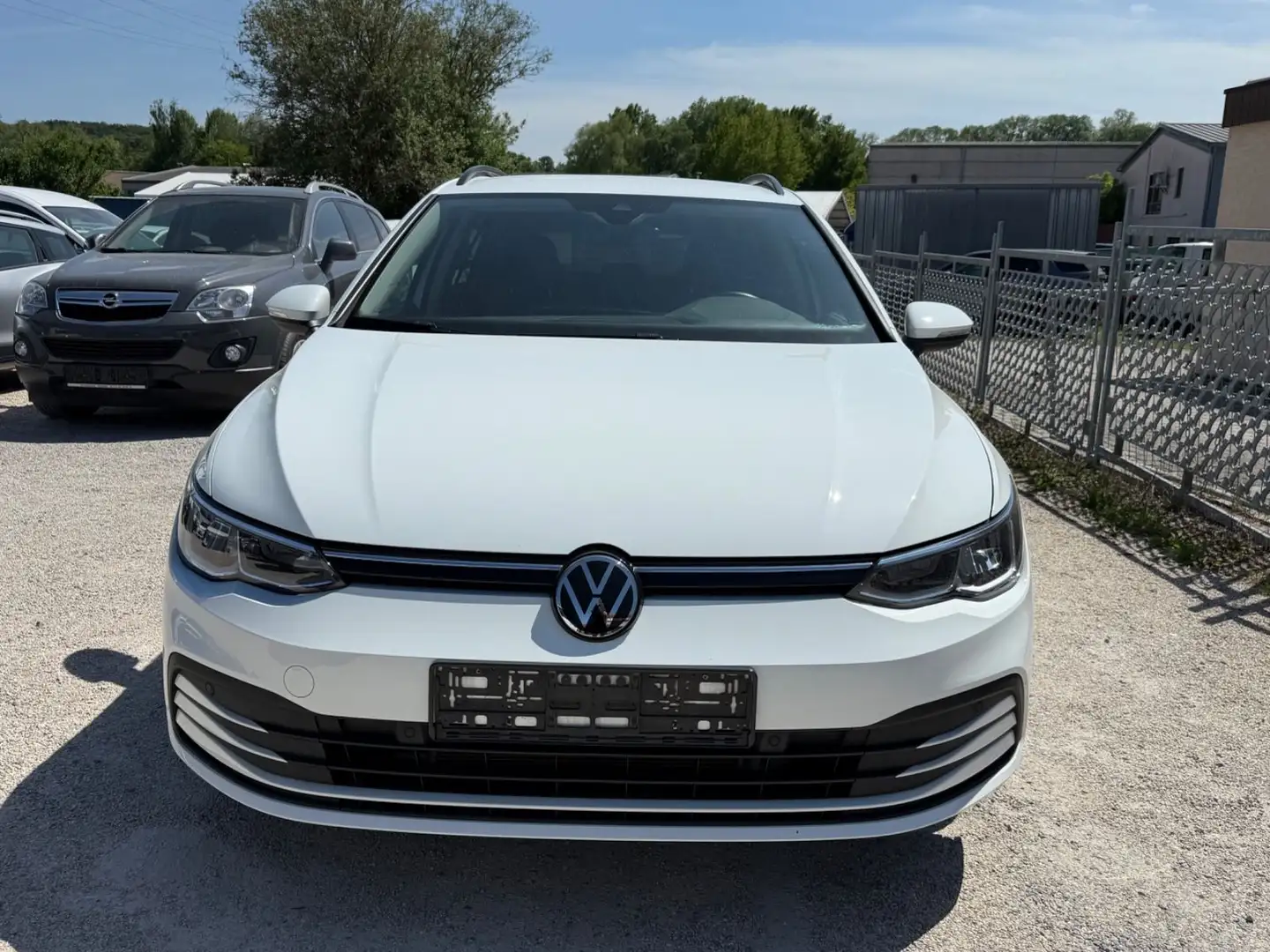 Volkswagen Golf VIII Variant Life,Aut.LED,13437€Netto Weiß - 2