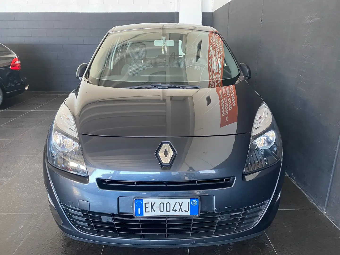 Renault Scenic III 7 POSTI 1.5 dci Attractive 110cv Grau - 2