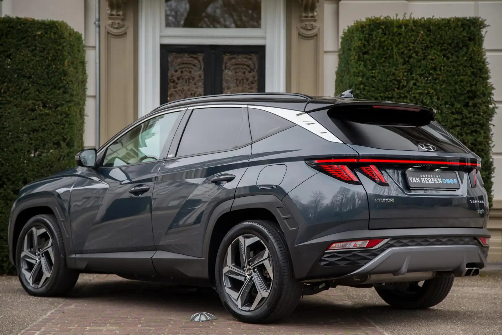 Hyundai TUCSON 1.6 T-GDI PHEV Premium 4WD 360 CAM | KRELL | LEDER Grijs - 2
