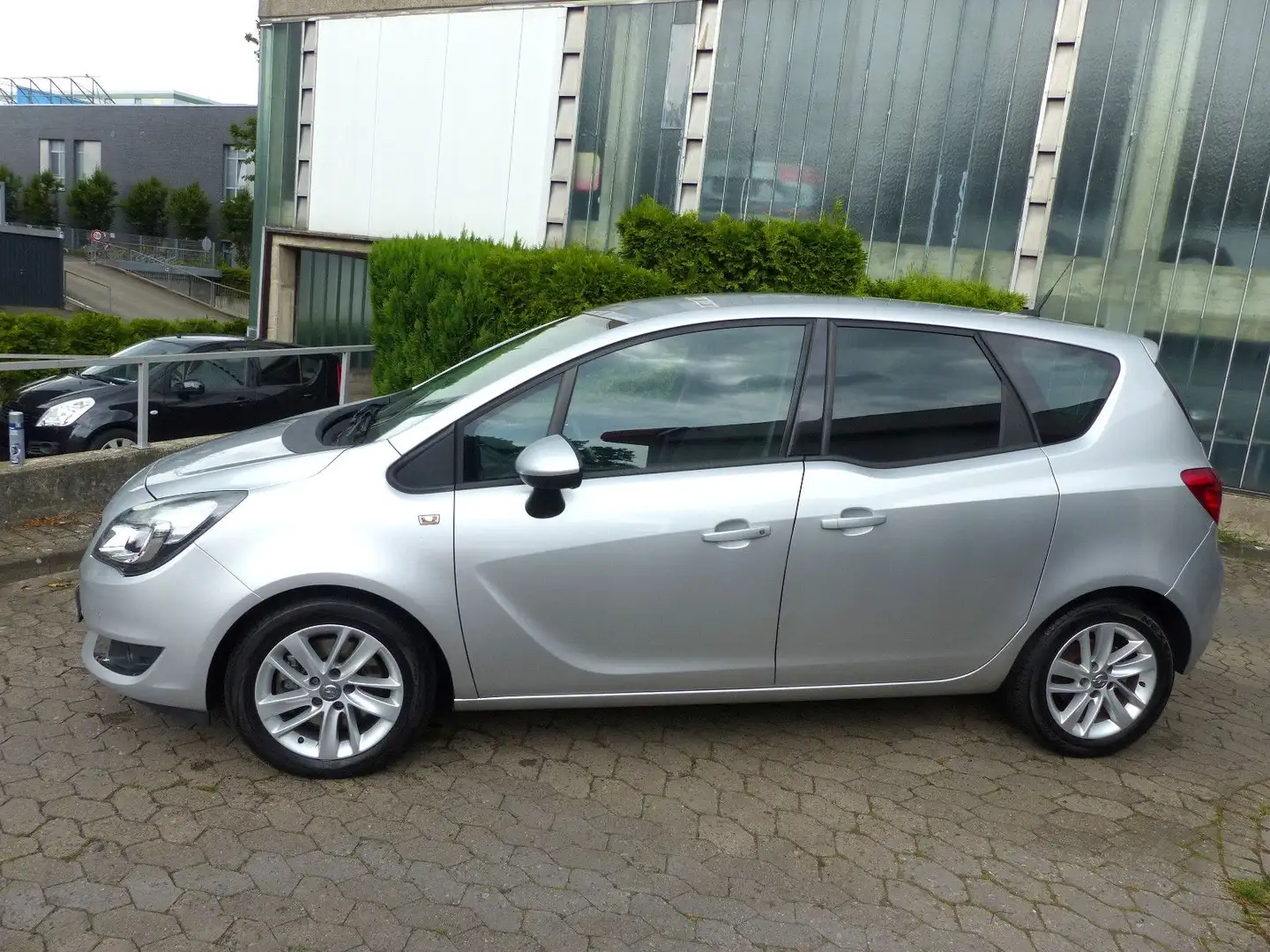 Opel Meriva B Edition Automatik/Navi/PDC/Bluetooth Argent - 1