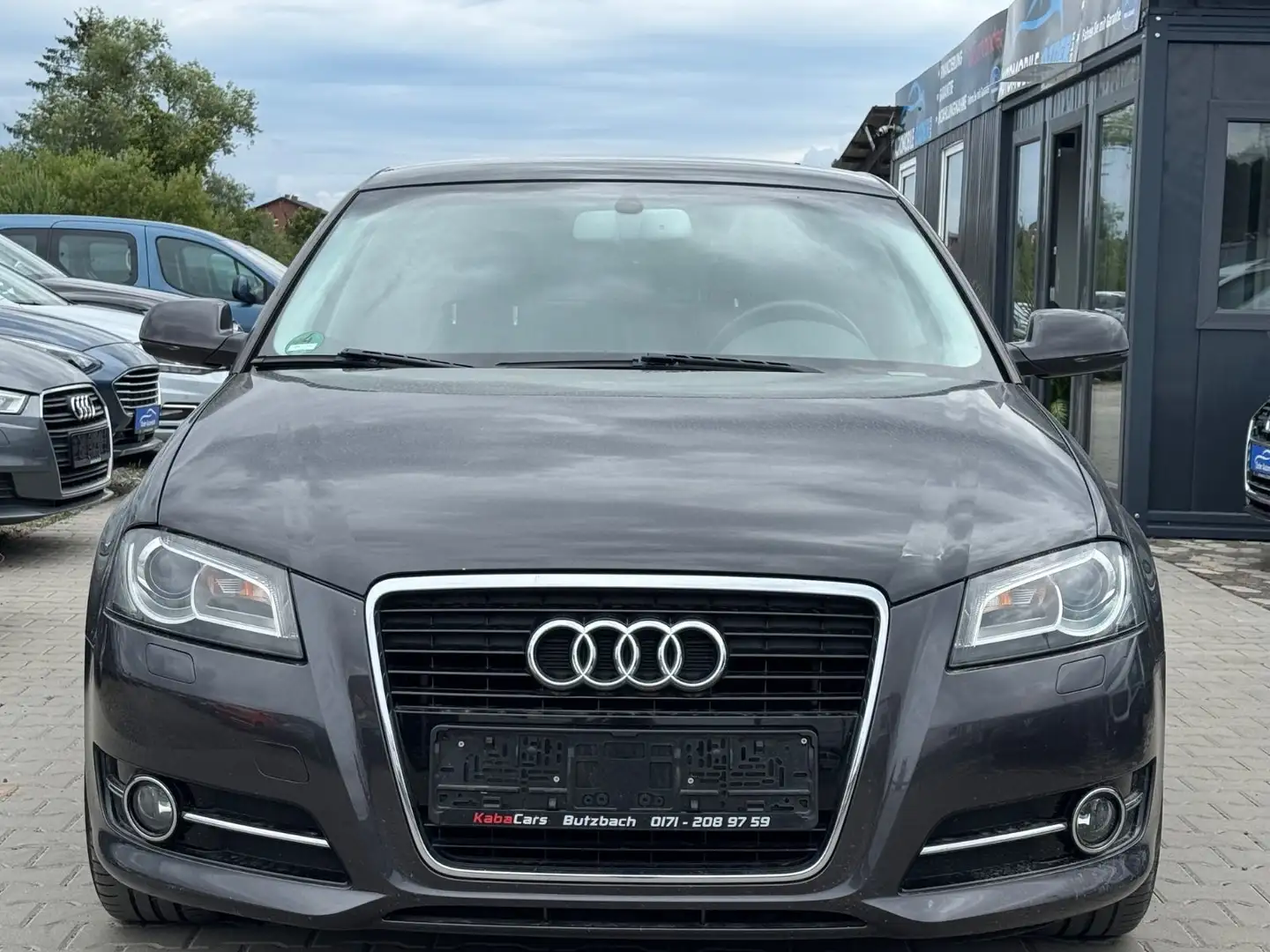 Audi A3 Sportback 1.8 TFSI Ambiente Grijs - 2