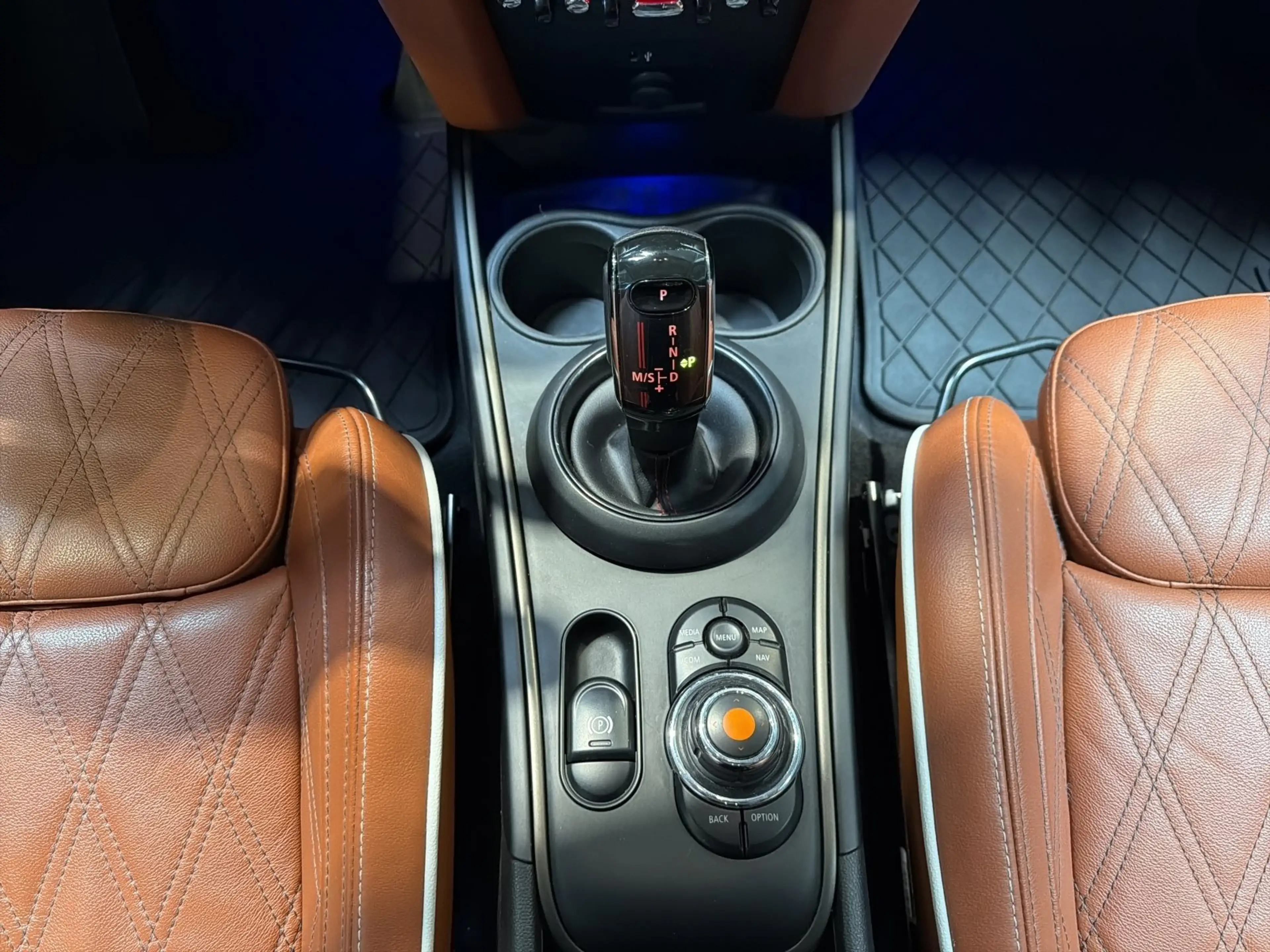 MINI Cooper SD Countryman Cooper SD Countryman RFK HIFI SPORTSITZE LED SHZ — photo 13