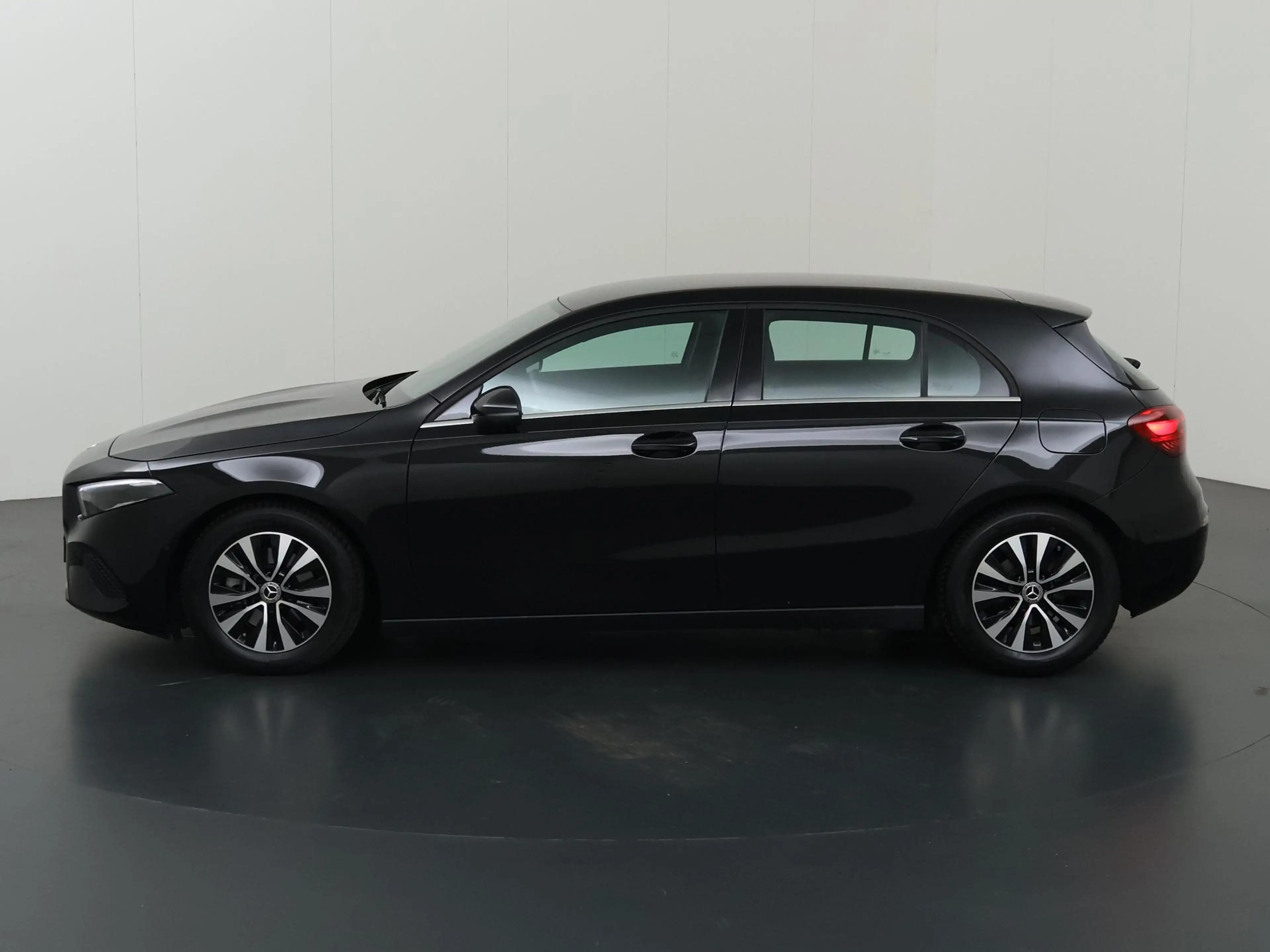 Mercedes-Benz A 180 Star Edition | Parkeerpakket | Widescreen | Stoelv — photo 5