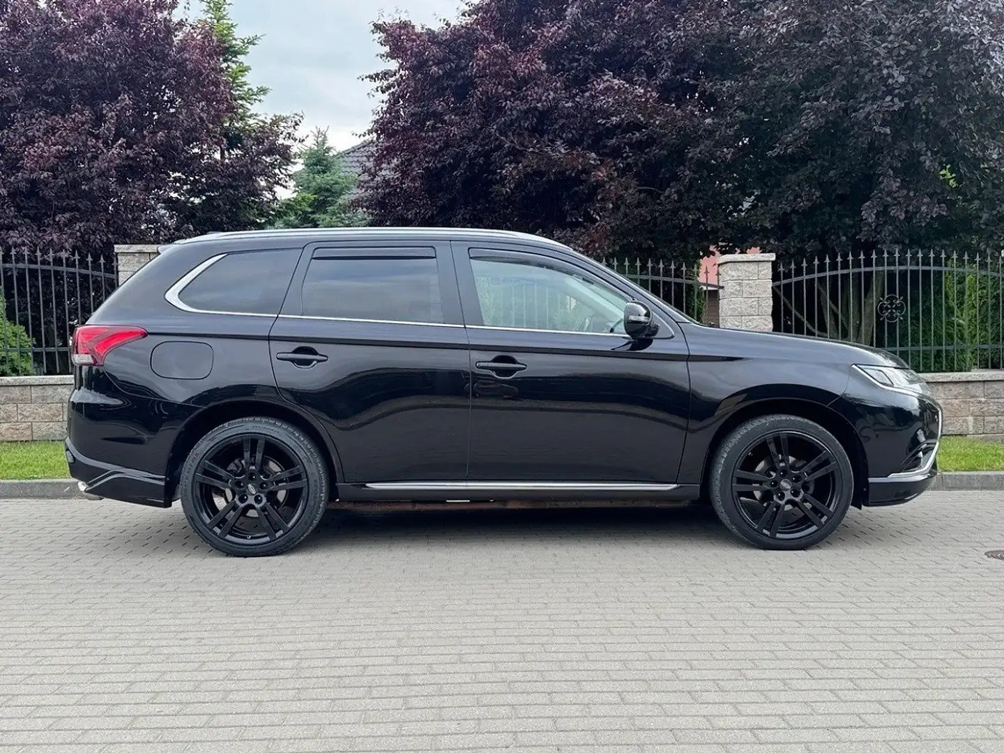 Mitsubishi Outlander Outlander 2.0 4WD Plug-In HybridTop Schwarz - 1