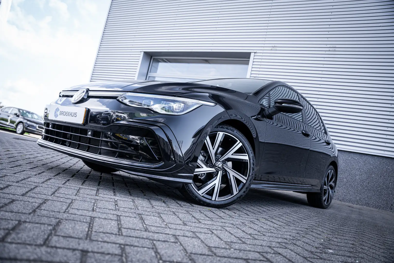 Volkswagen Golf 1.5 TSI R-Line Business+ Zwart - 2