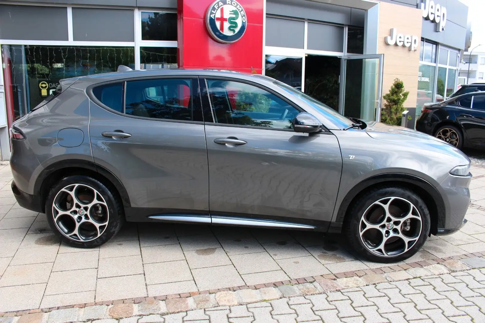 Alfa Romeo Tonale Ti Garantie bis 10-26 Matrix-Kamera Grau - 2