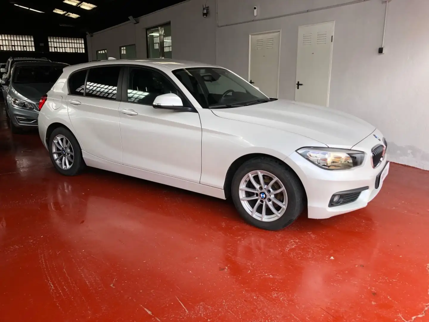 BMW 116 116d Blanco - 1