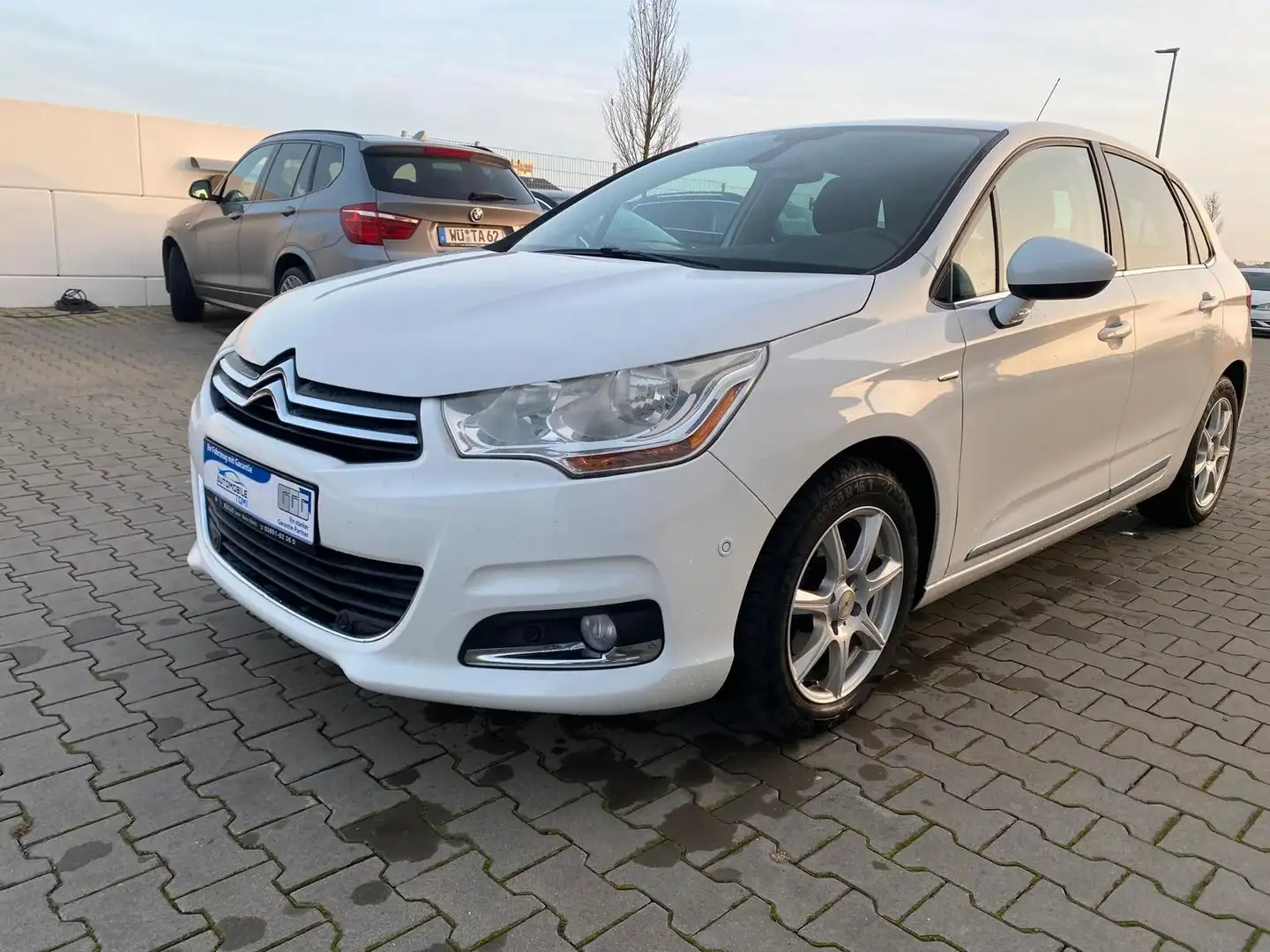 Citroen C4 Lim. Exclusive Weiß - 1
