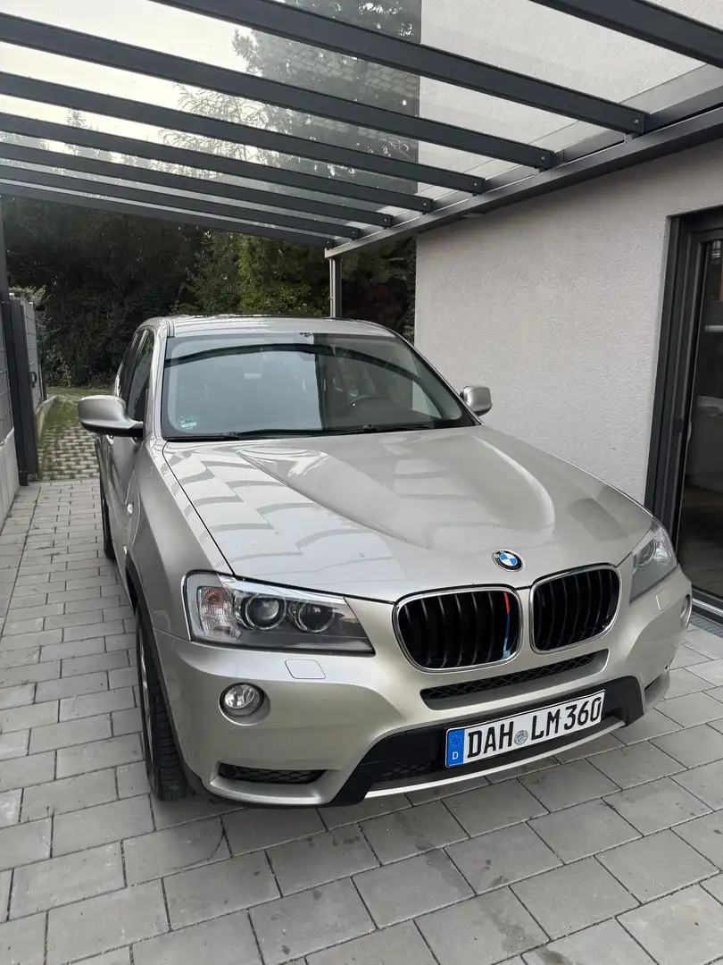 BMW X3 xDrive 20 d Gold - 2