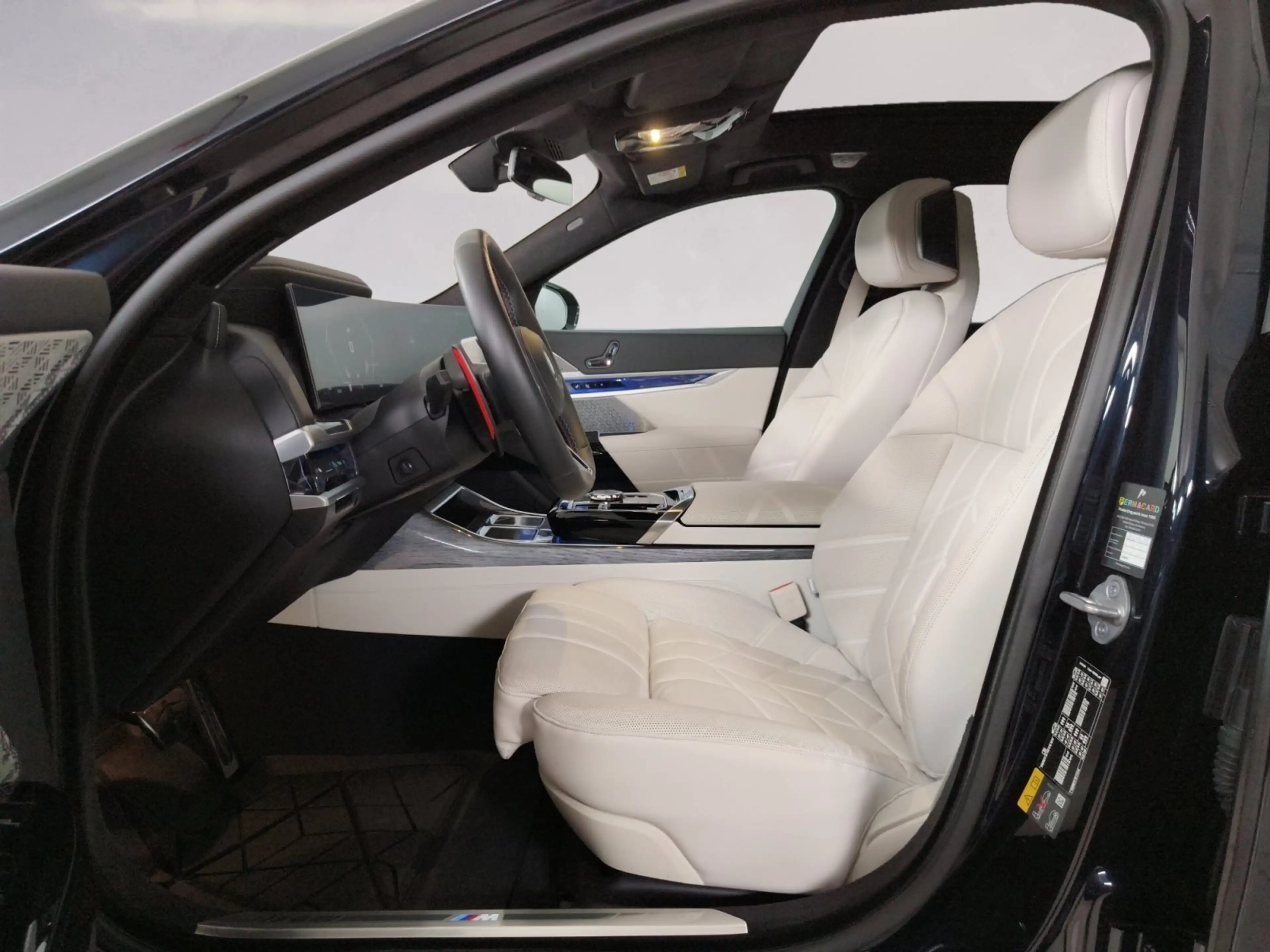 BMW 760 M760e xDrive — photo 7