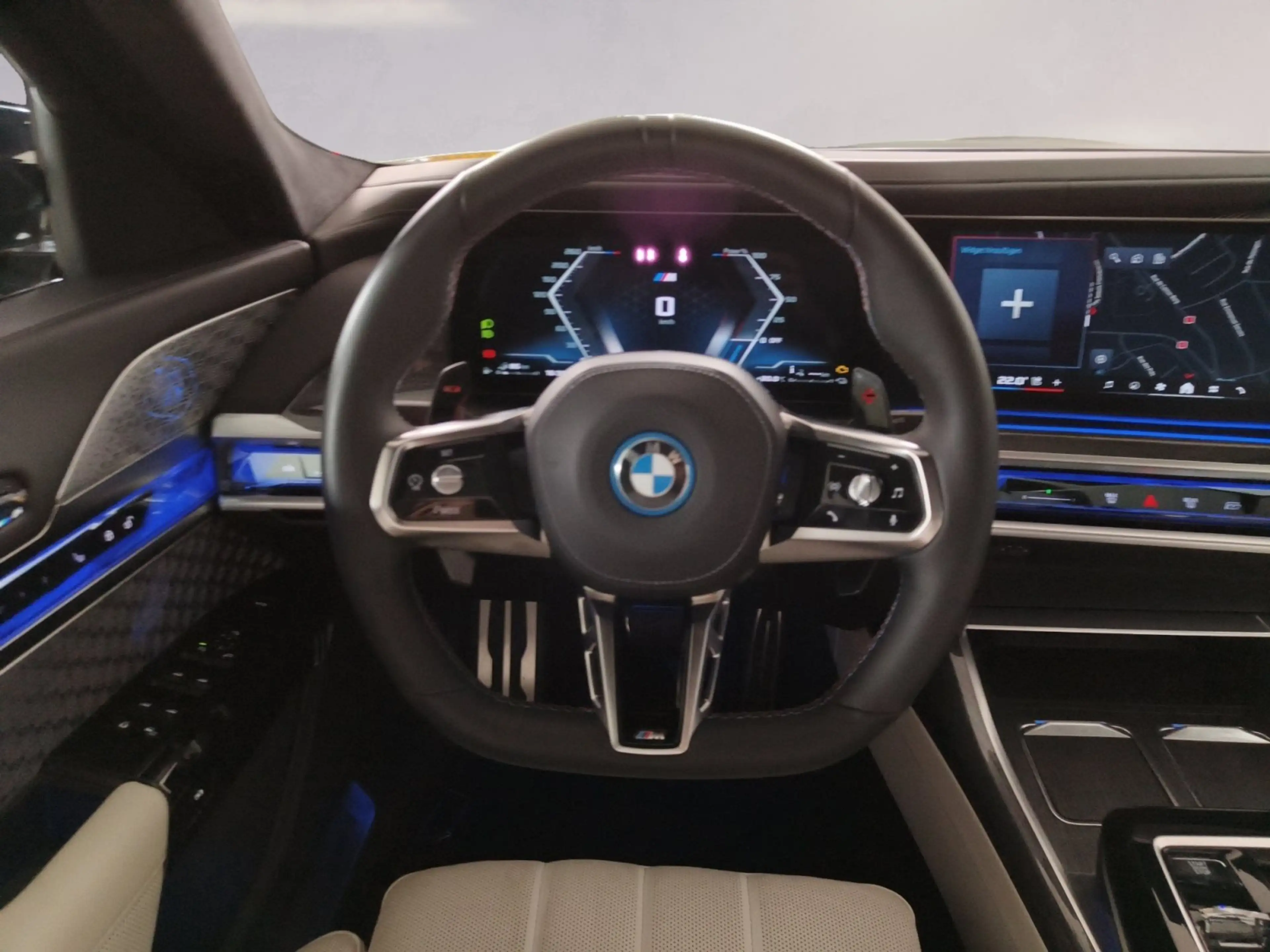 BMW 760 M760e xDrive — photo 10