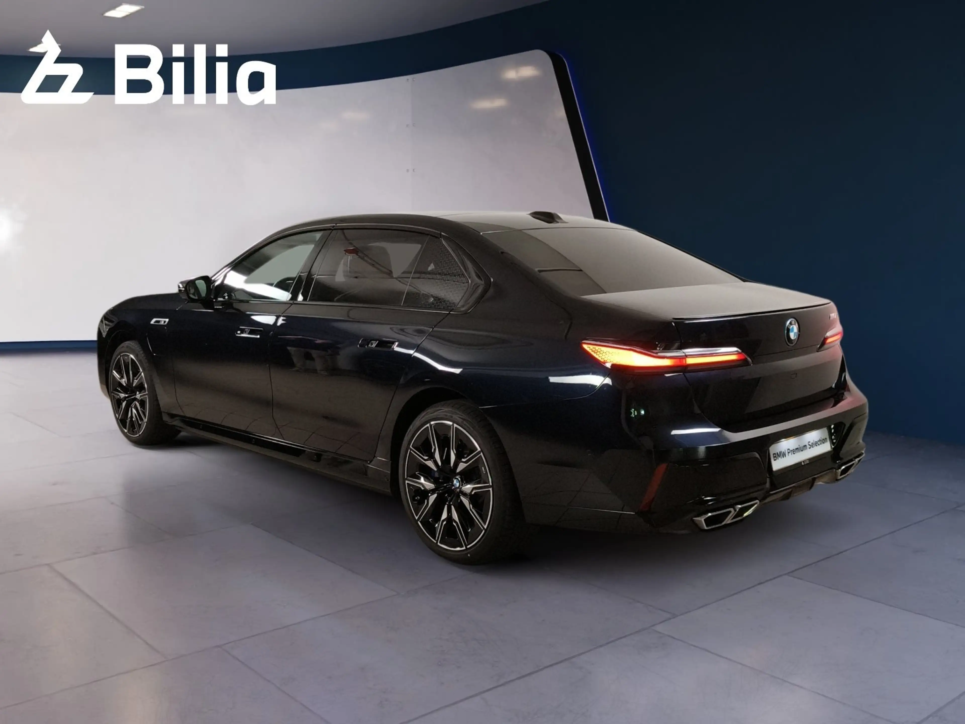 BMW 760 M760e xDrive — photo 4