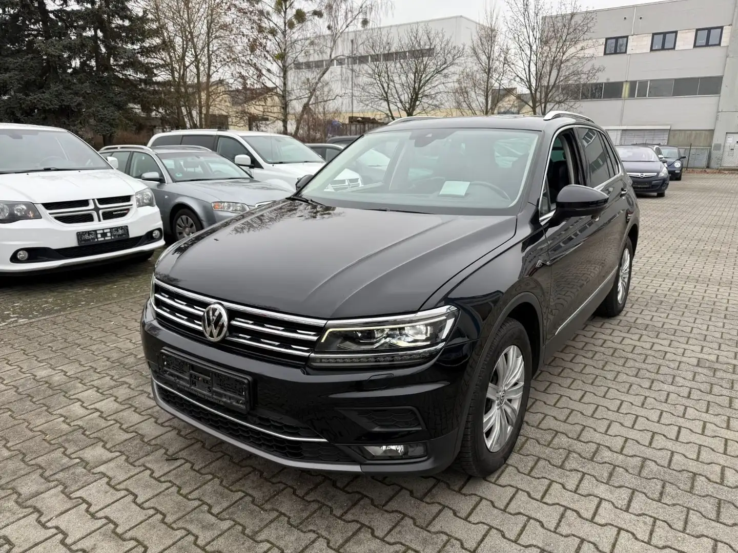 Volkswagen Tiguan Highline BMT/Start-Stopp 4Motion Schwarz - 1