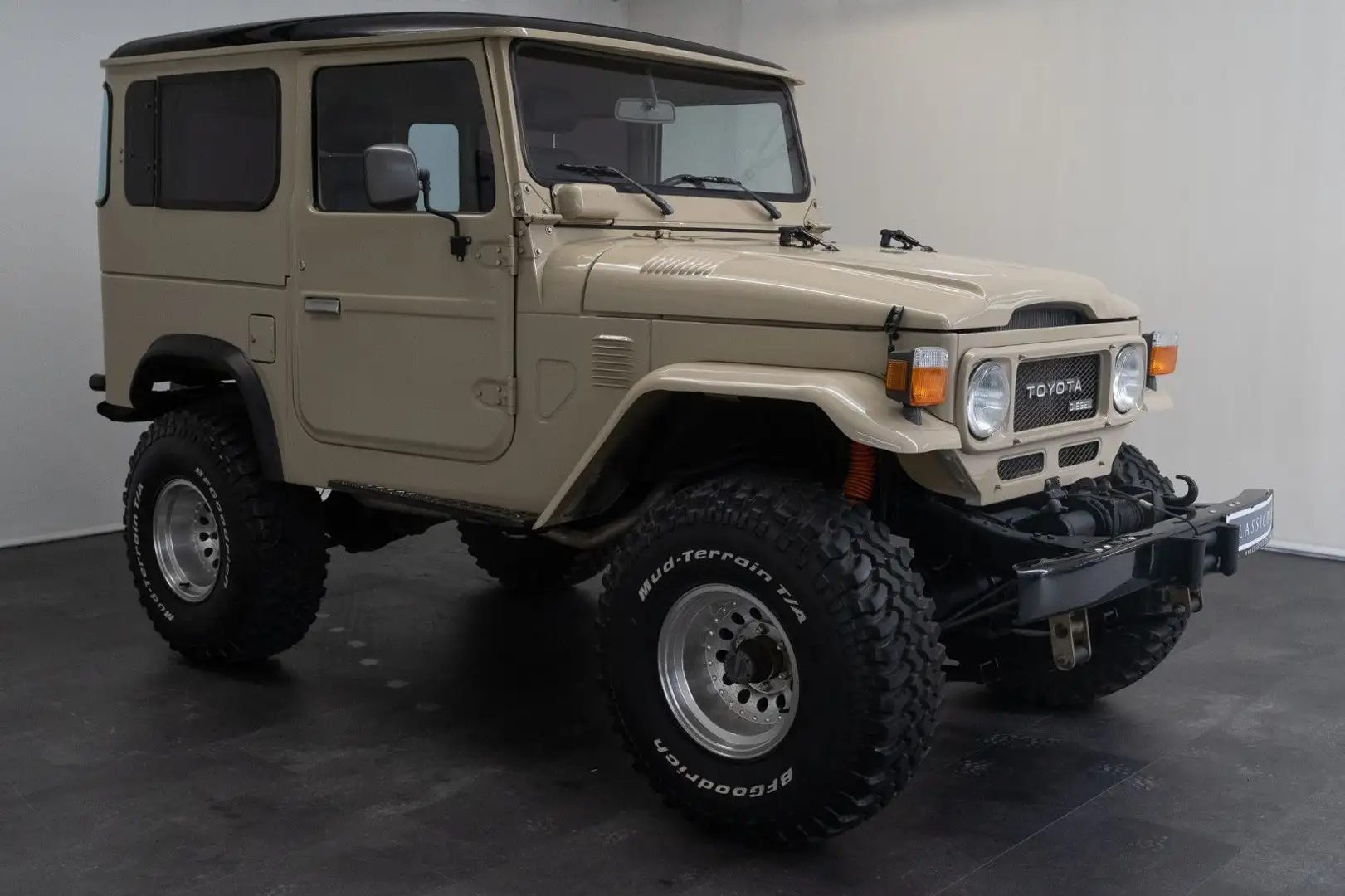 Toyota Land Cruiser 3.4 BJ42 Béžová - 2