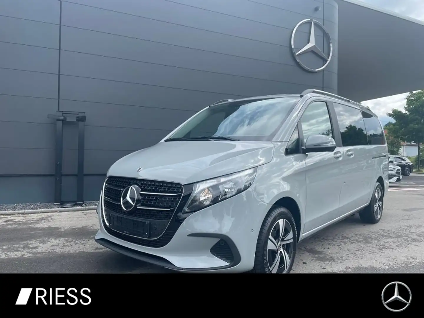 Mercedes-Benz V 220 d Lang SpurW W-Paket AUT KlimaA Navi ACC Gris - 1
