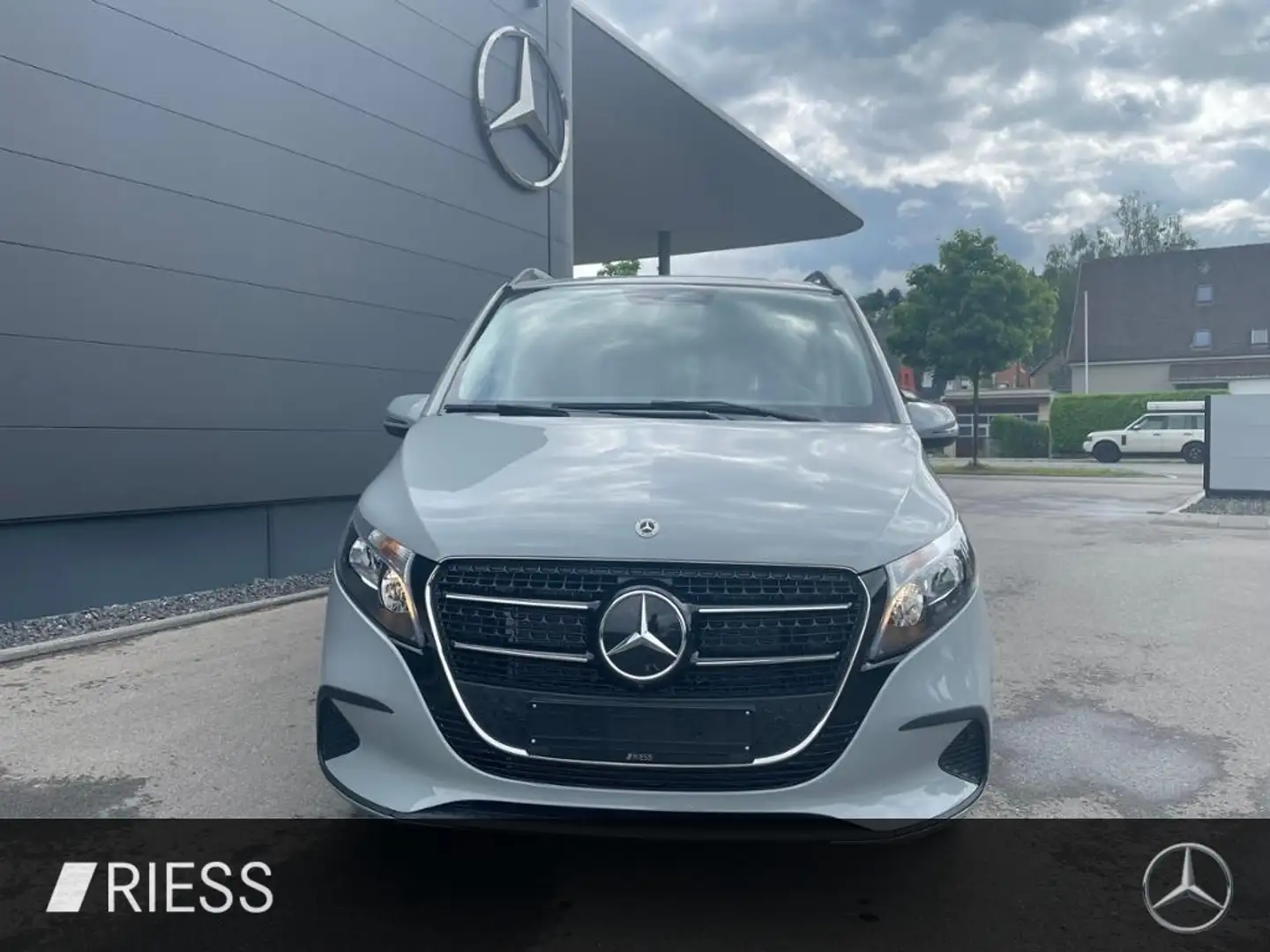 Mercedes-Benz V 220 d Lang SpurW W-Paket AUT KlimaA Navi ACC Gris - 2