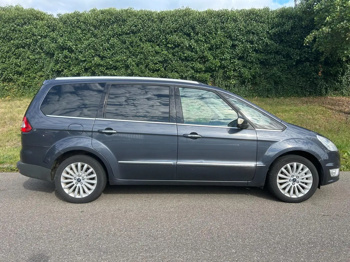 Ford Galaxy 2.0 Titanium Clima - Navi - 7 Persoons - APK 09-20 Grijs - 2