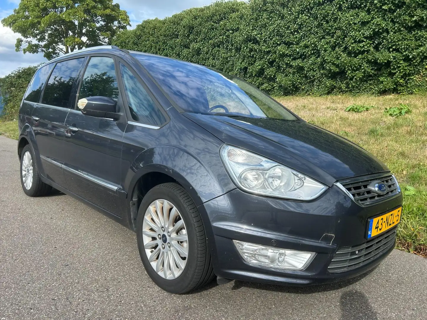 Ford Galaxy 2.0 Titanium Clima - Navi - 7 Persoons - APK 09-20 Grijs - 1