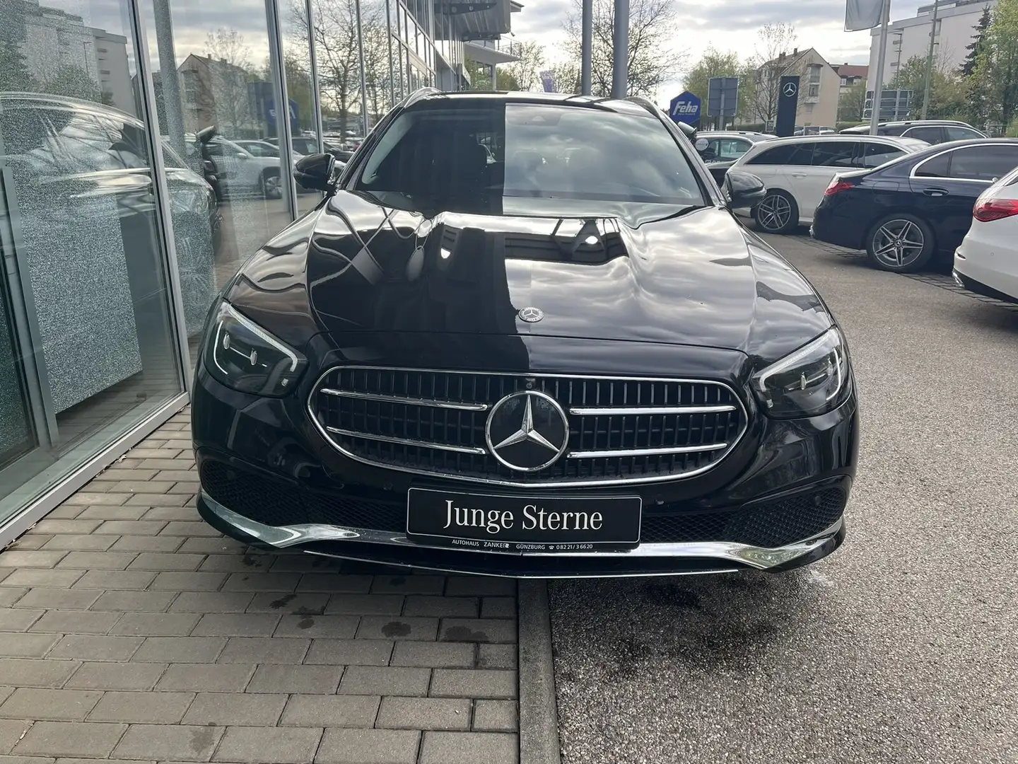 Mercedes-Benz E 200 E 200 d T-Modell Avantgarde LED*NAVI*360CAM*TEMP Noir - 2