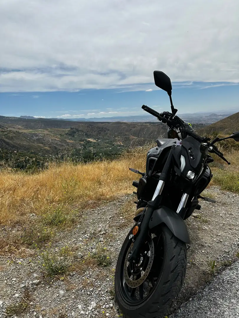 Yamaha MT-07 Negro - 2