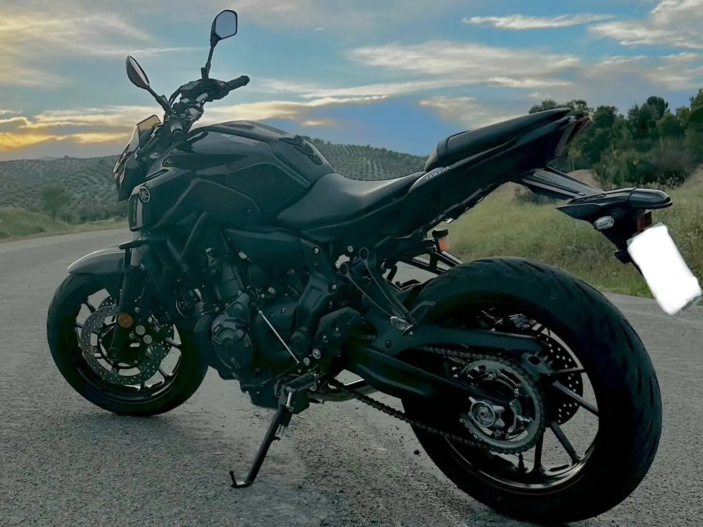 Yamaha MT-07 Negro - 1