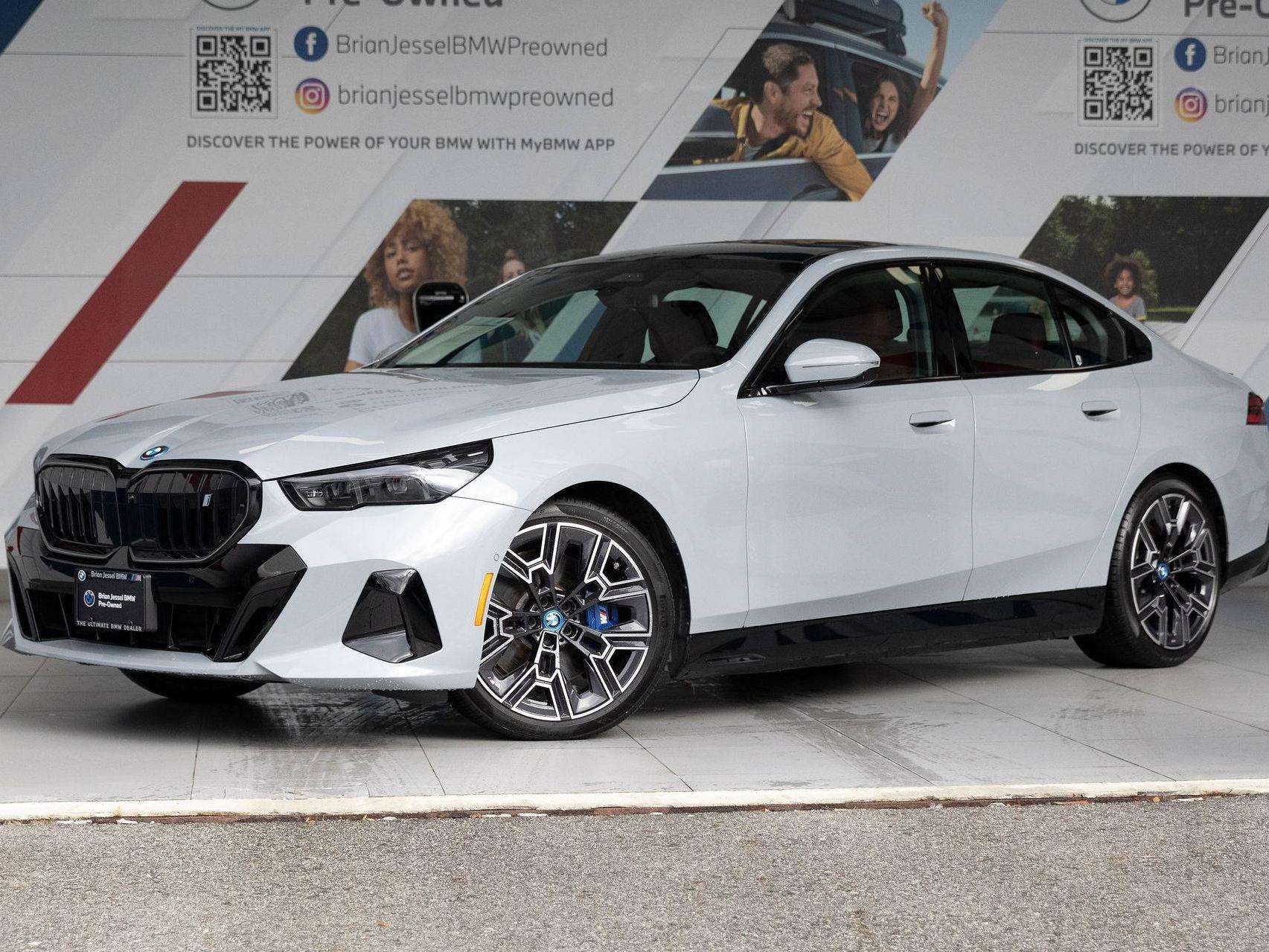 2025 BMW i5 xDrive40 - M Sport Pro, Premium Essential Pacakge