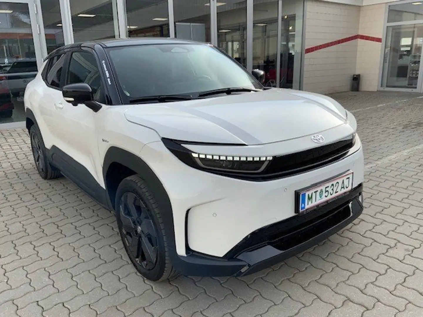 Toyota Urban Cruiser 135 kW AWD Lounge Weiß - 1