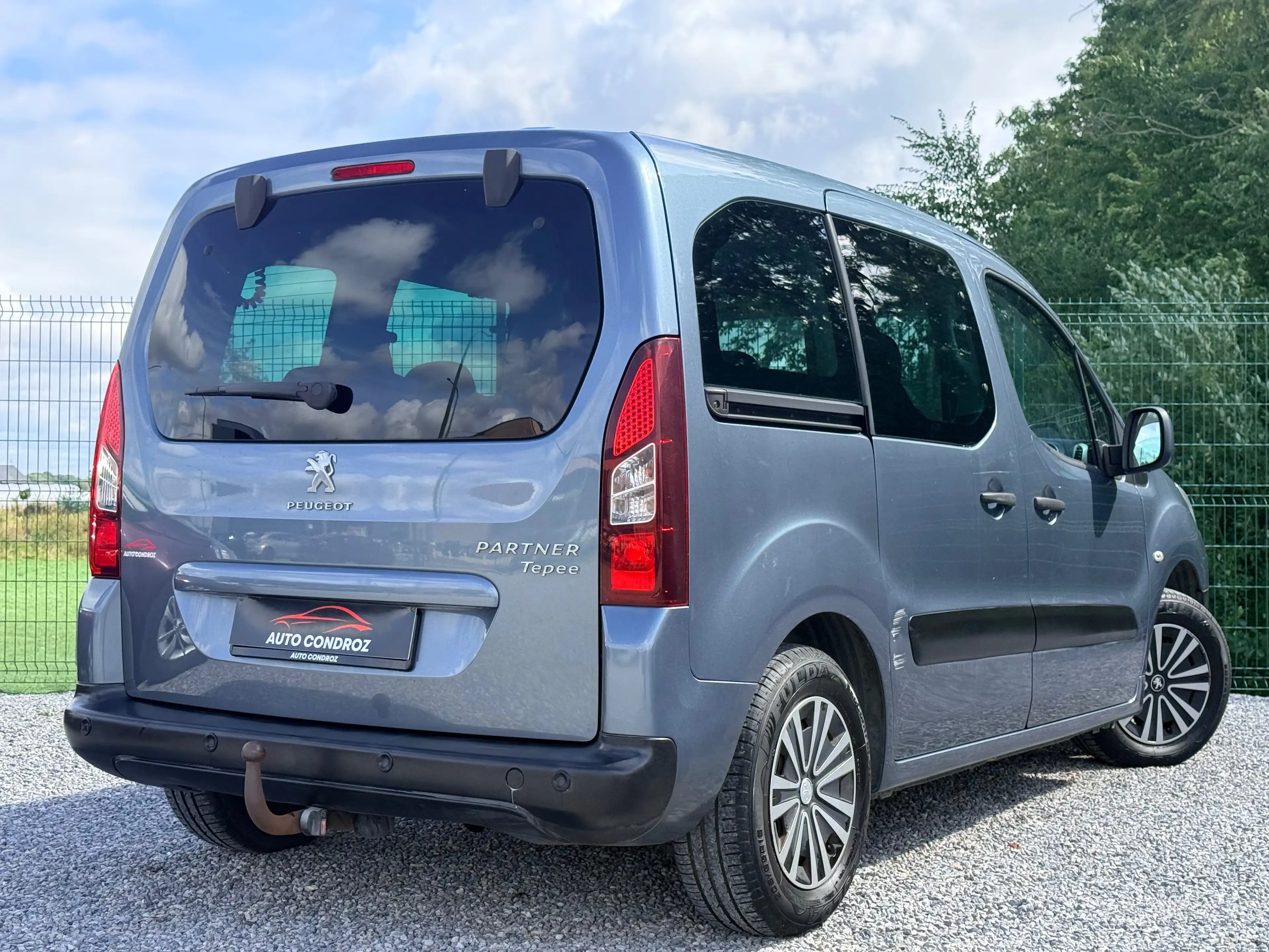 Peugeot Partner Partner Tepee //1.6 HDi Active // PREMIER PROPRIETAIRE//12MOIS GARANTIE — photo 3