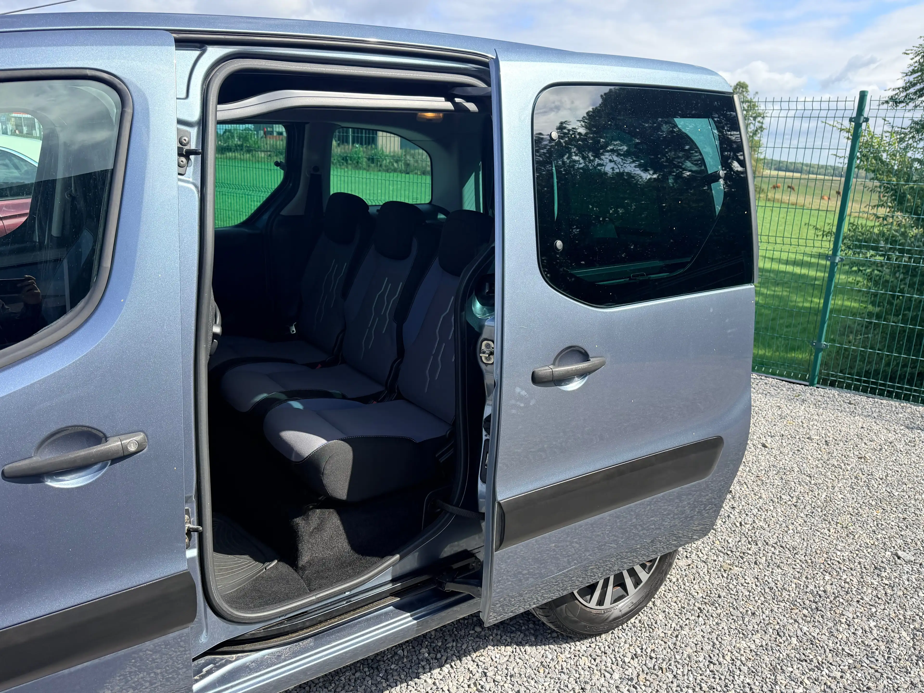Peugeot Partner Partner Tepee //1.6 HDi Active // PREMIER PROPRIETAIRE//12MOIS GARANTIE — photo 12