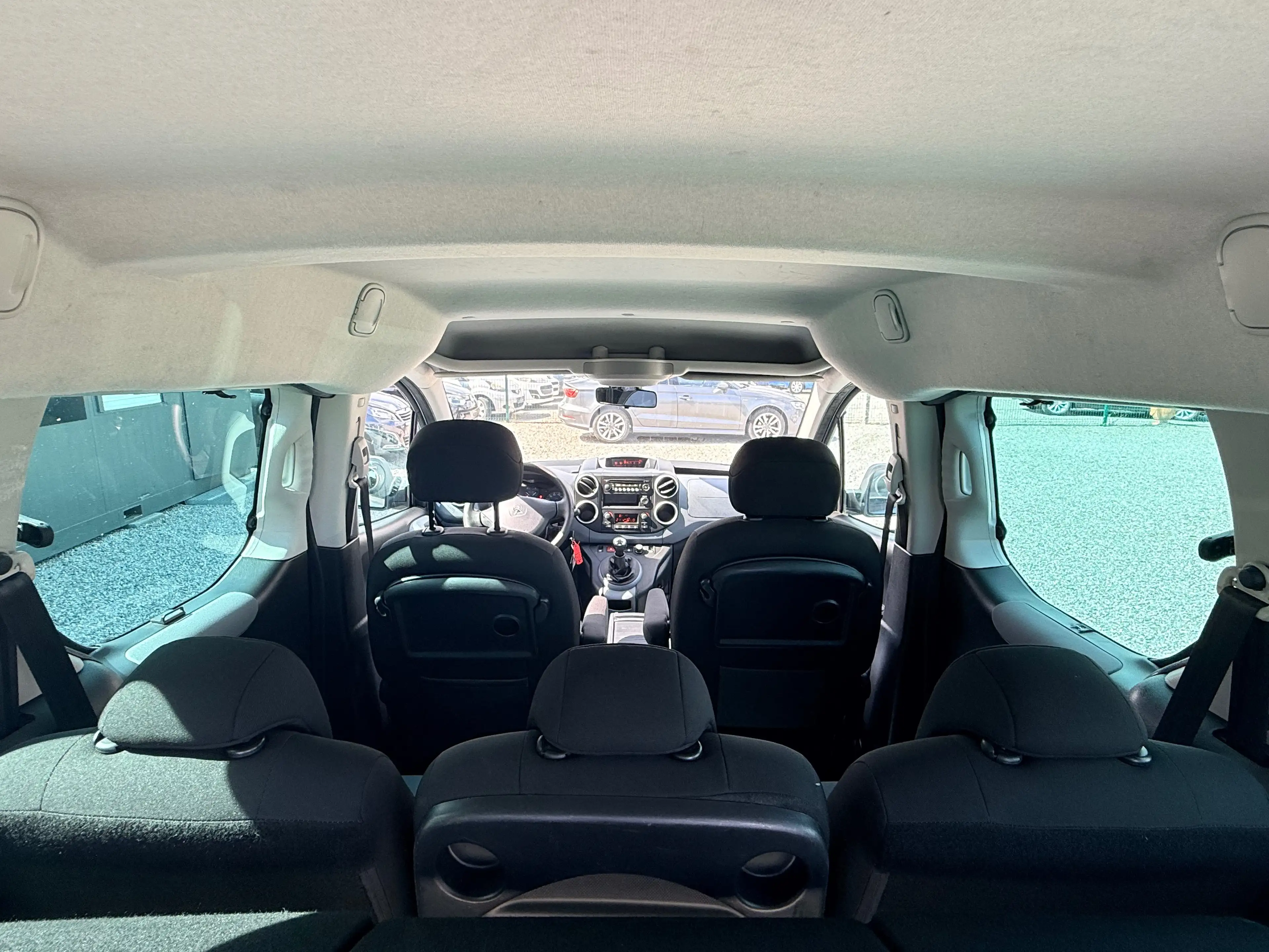 Peugeot Partner Partner Tepee //1.6 HDi Active // PREMIER PROPRIETAIRE//12MOIS GARANTIE — photo 13