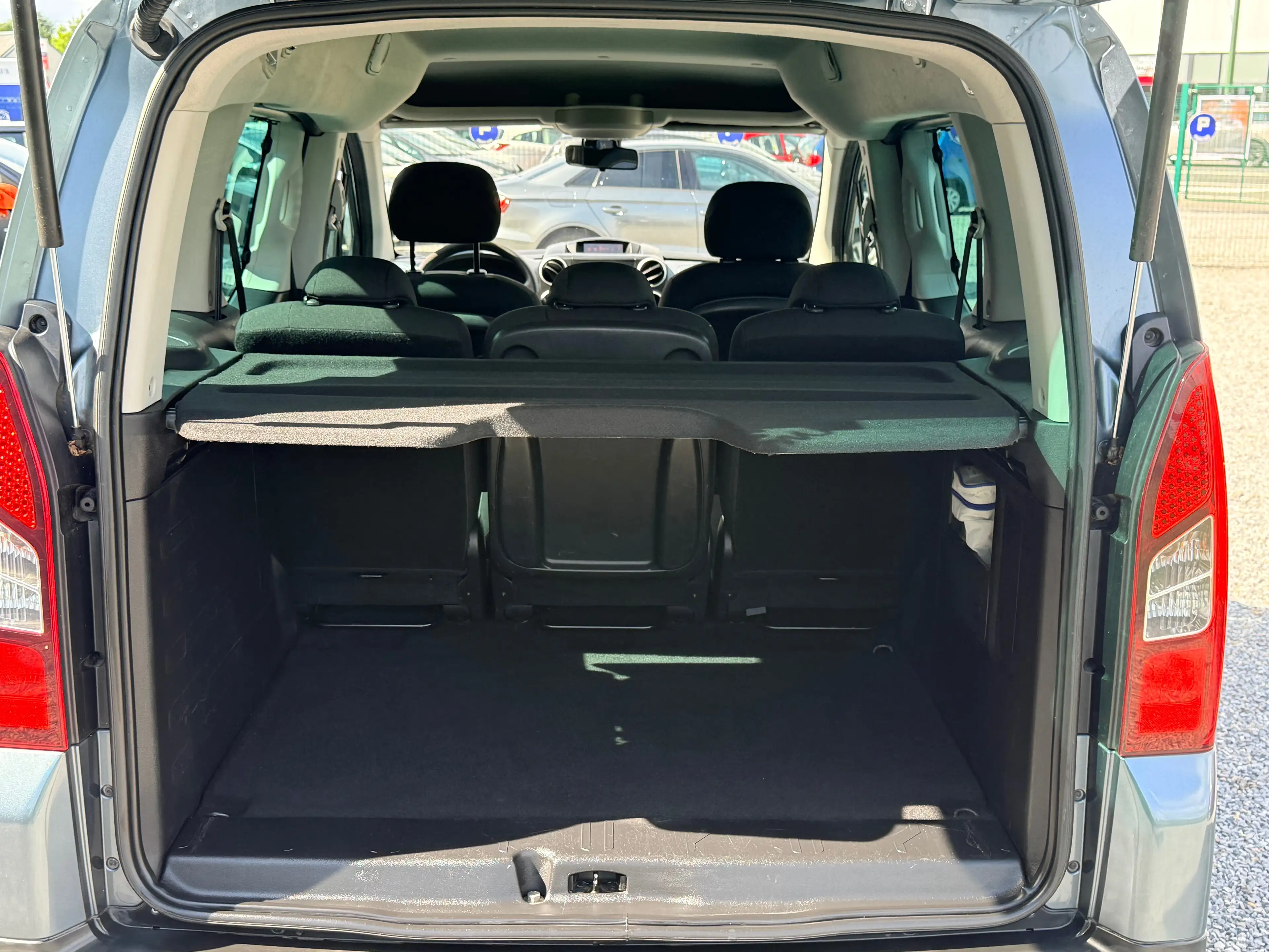Peugeot Partner Partner Tepee //1.6 HDi Active // PREMIER PROPRIETAIRE//12MOIS GARANTIE — photo 11