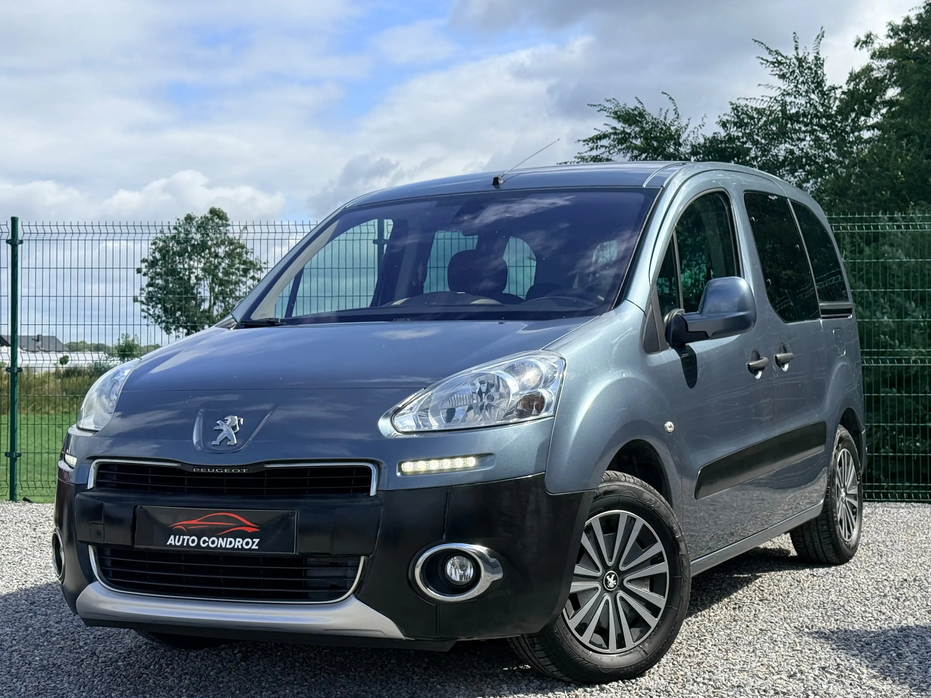 Peugeot Partner Partner Tepee //1.6 HDi Active // PREMIER PROPRIETAIRE//12MOIS GARANTIE