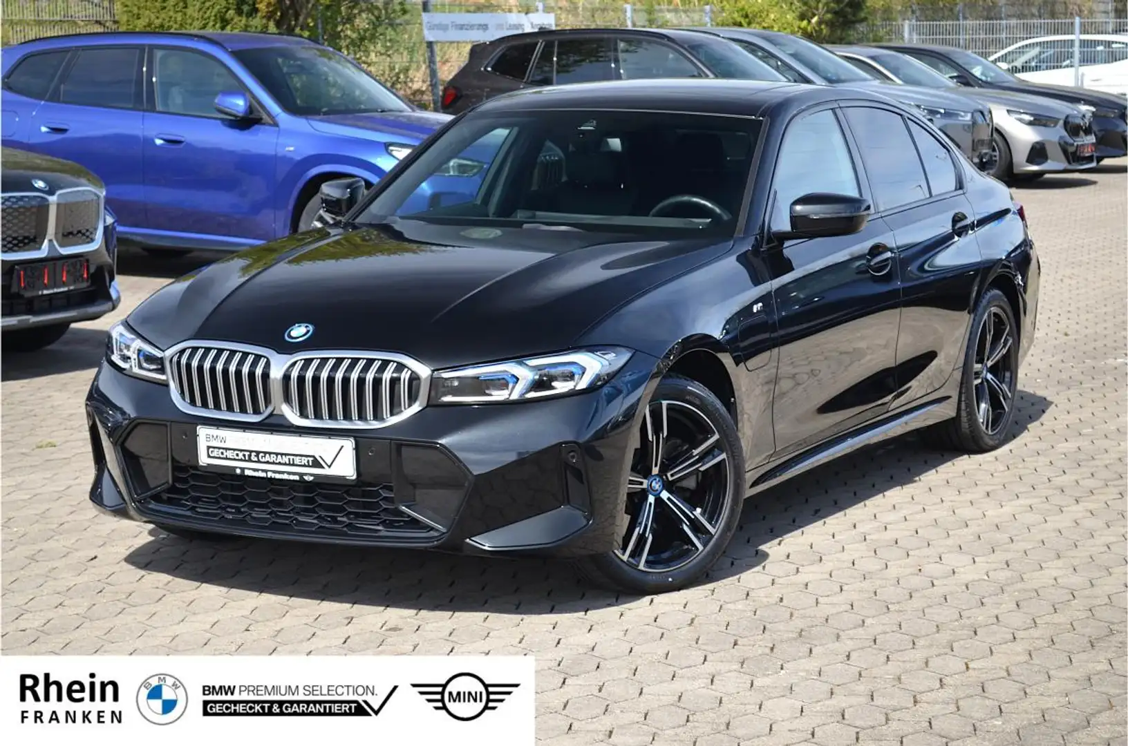 BMW 330 e xDrive "M-Sport", LiveCptPro, Glasdach, Ad.LED, Schwarz - 1