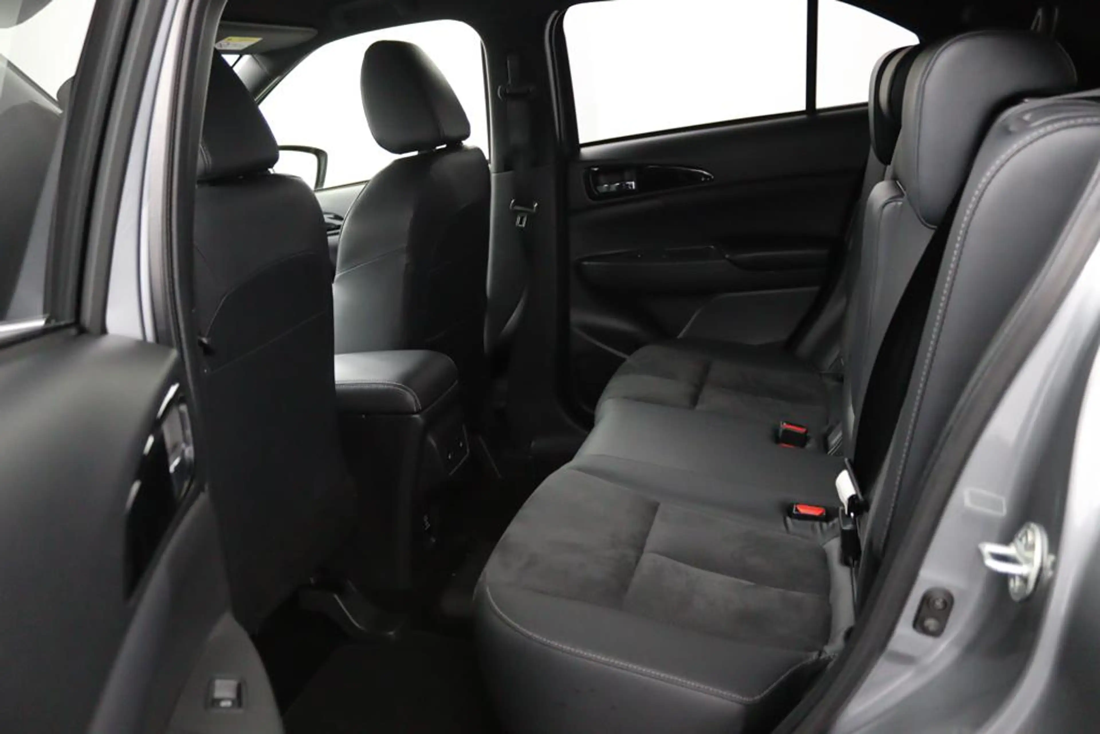 Mitsubishi Eclipse Cross 2.4 PHEV First Edition Trekhaak! Rijklaarprijs! — photo 25