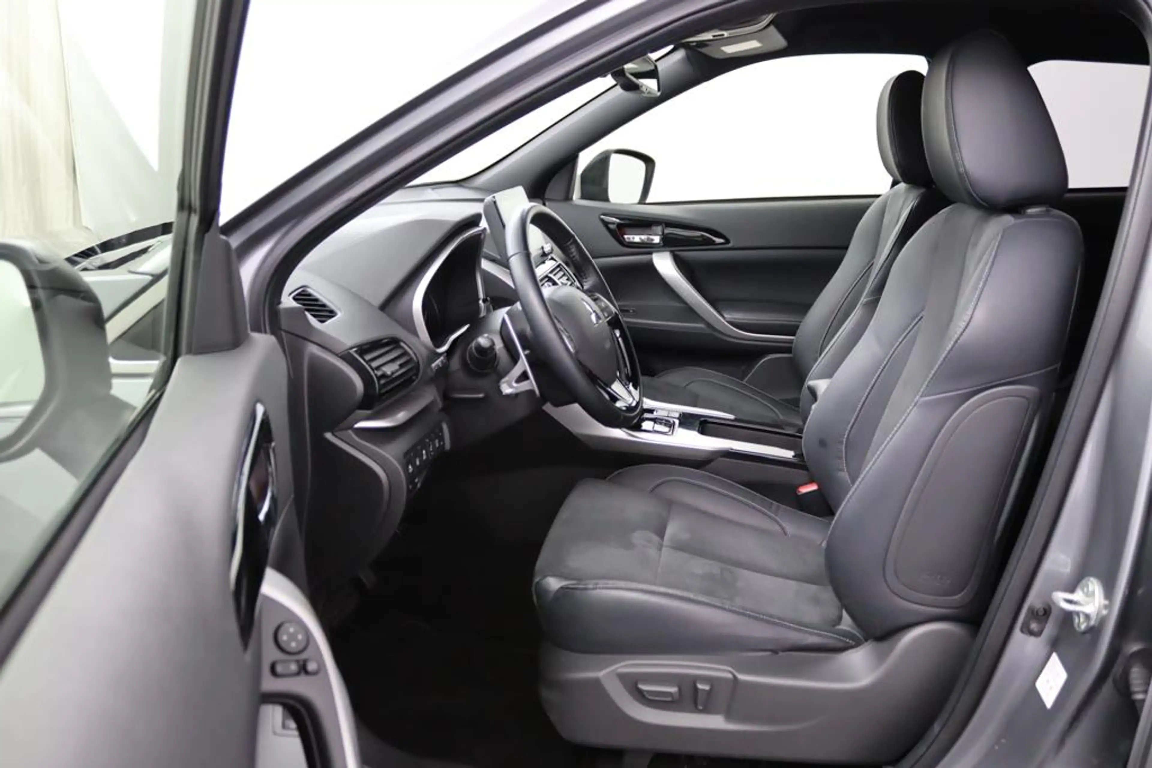 Mitsubishi Eclipse Cross 2.4 PHEV First Edition Trekhaak! Rijklaarprijs! — photo 24