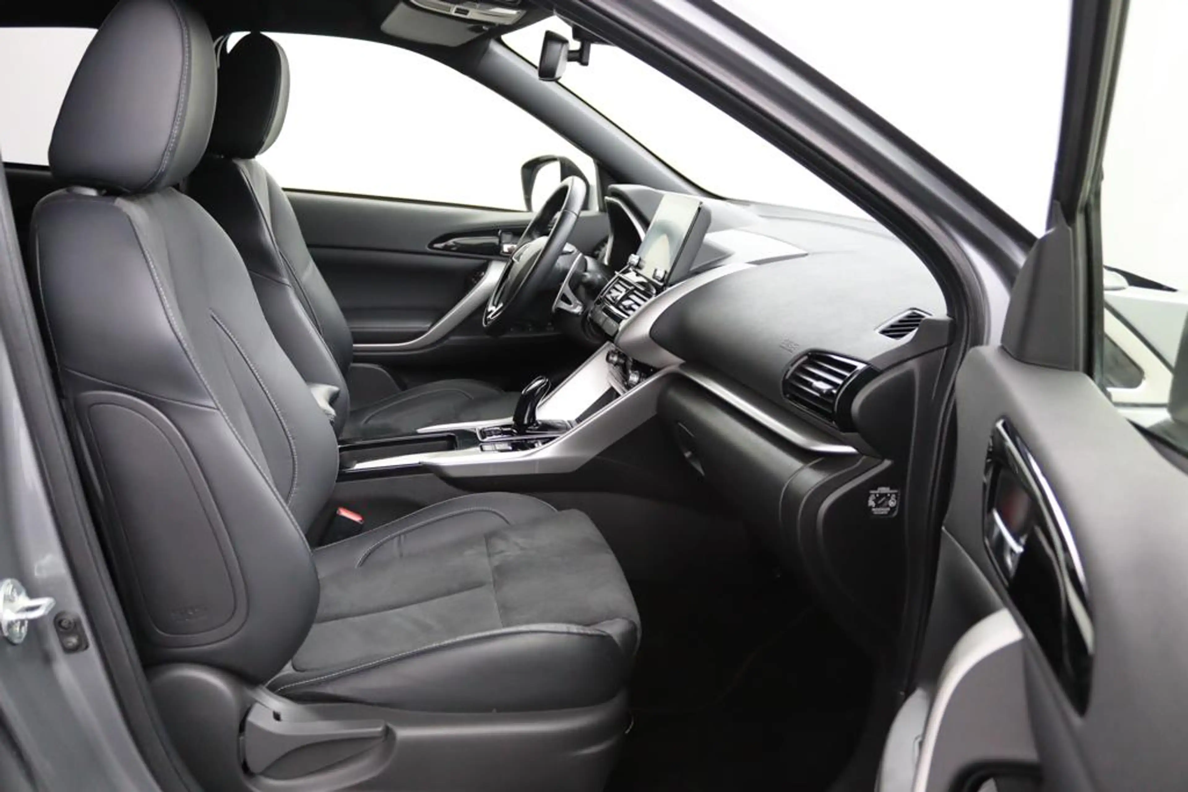 Mitsubishi Eclipse Cross 2.4 PHEV First Edition Trekhaak! Rijklaarprijs! — photo 28