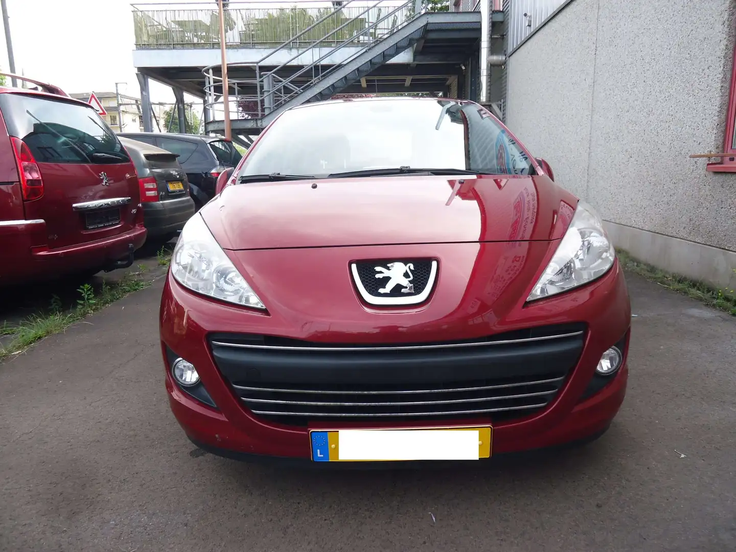 Peugeot 207 1.6 HDi Féline FAP MOD 2010 Rouge - 1