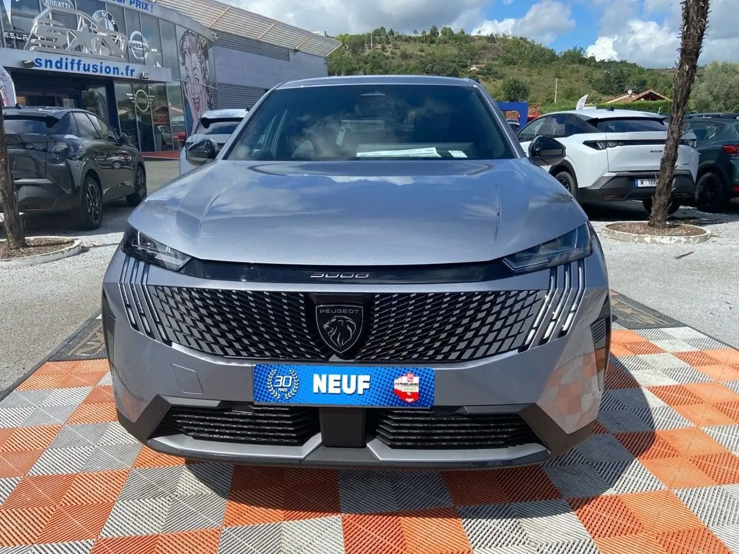 Peugeot 3008 Hybrid 145 e-DCS6 ALLURE Gris - 2