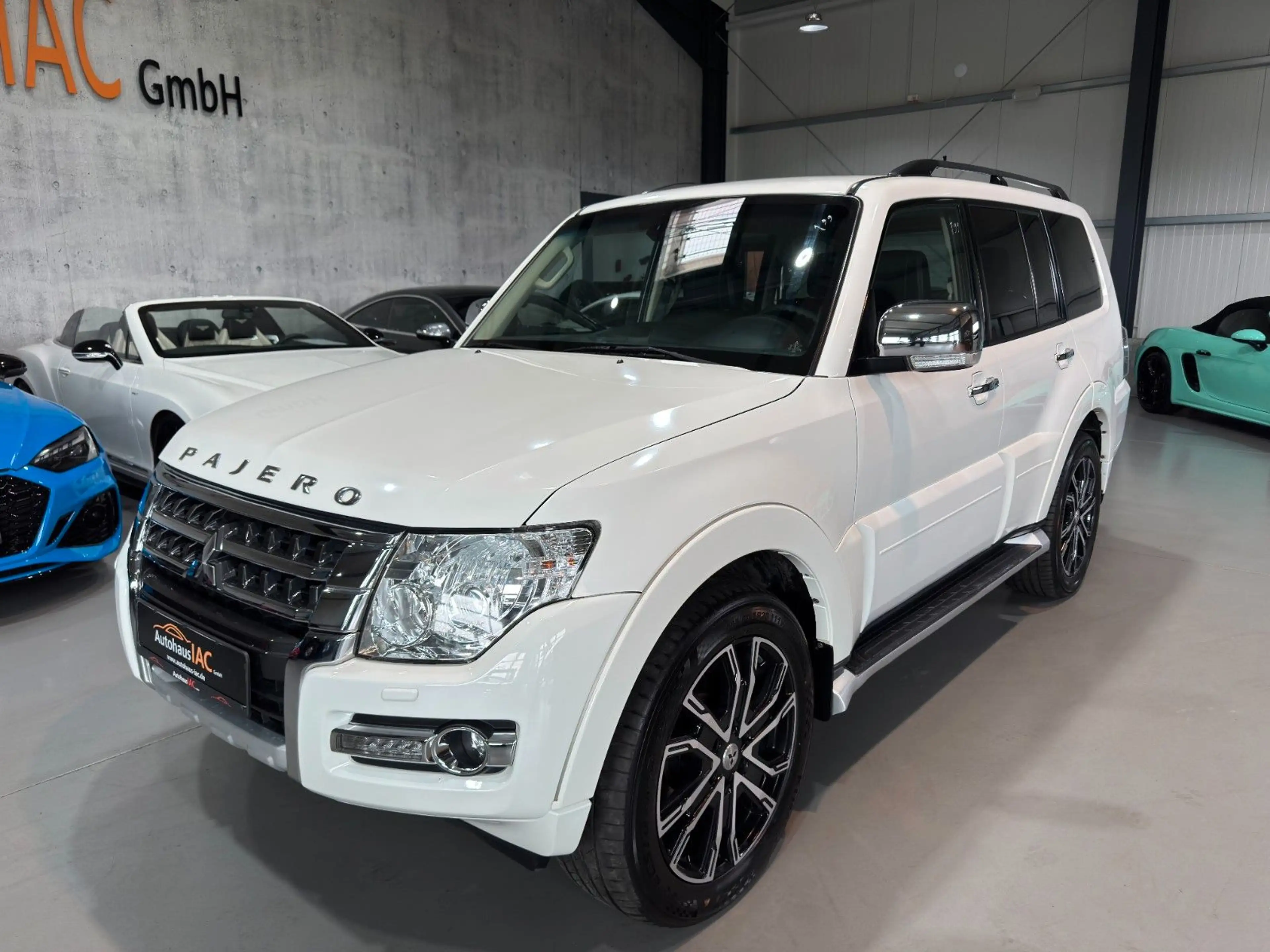 Mitsubishi Pajero /3.2/DI-D/Final/Edition/PANO/AHK/2.HAND