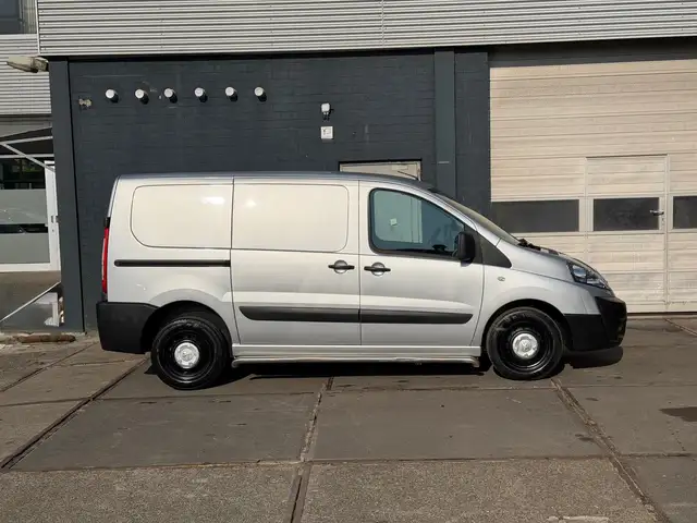 Peugeot Expert view 5
