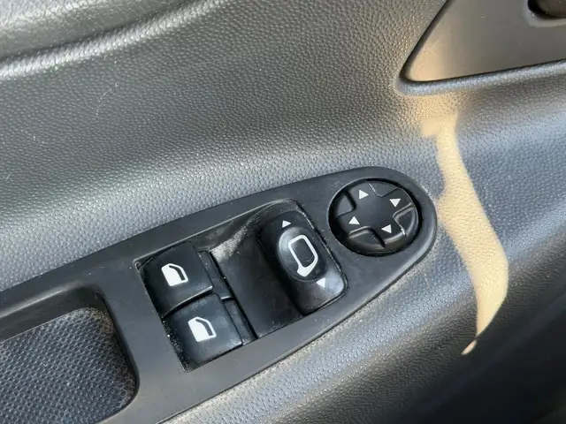 Peugeot Expert view 13