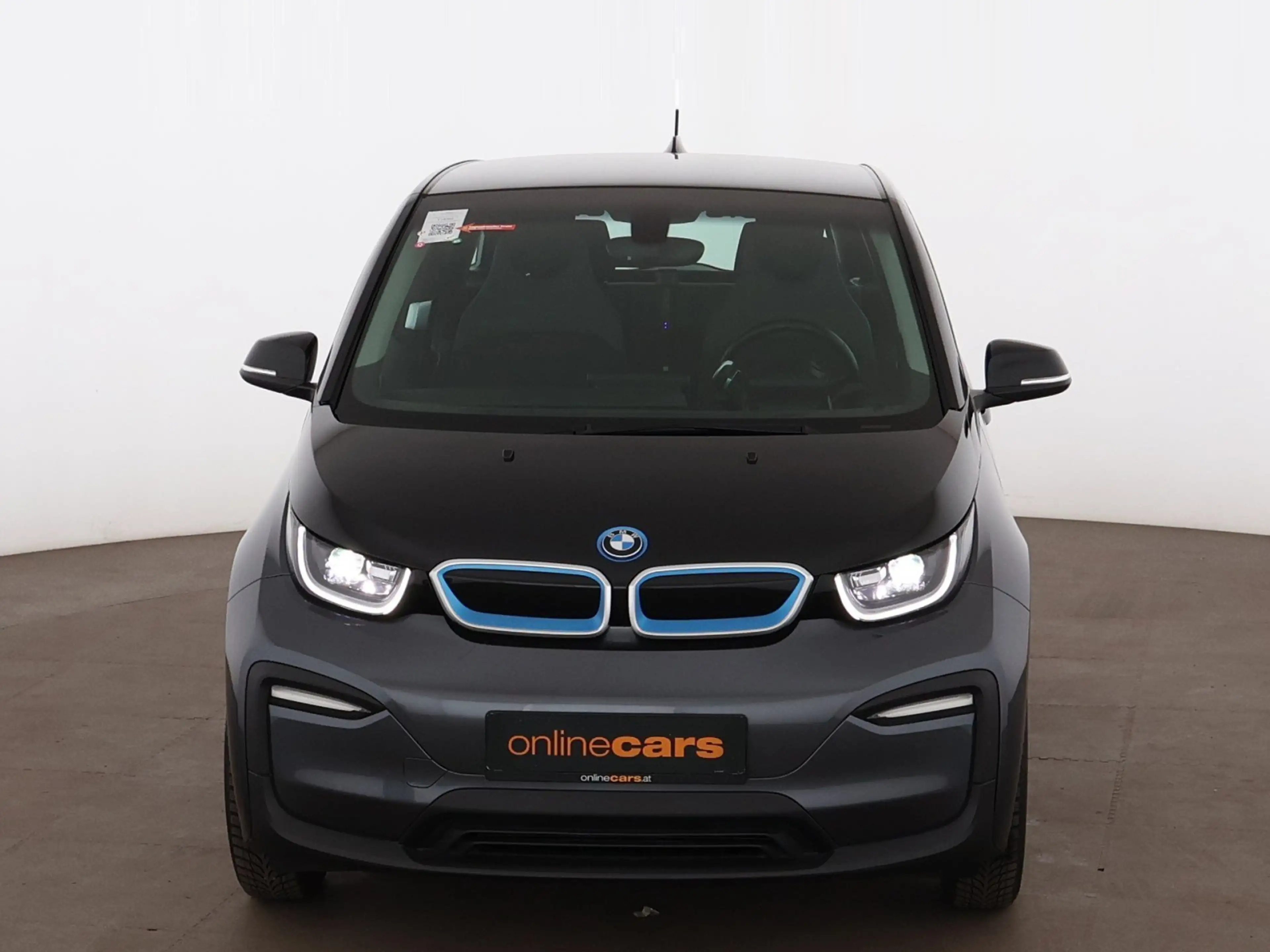 BMW i3 120Ah Aut LED NAVI TEMPOMAT PARKHILFE — photo 2